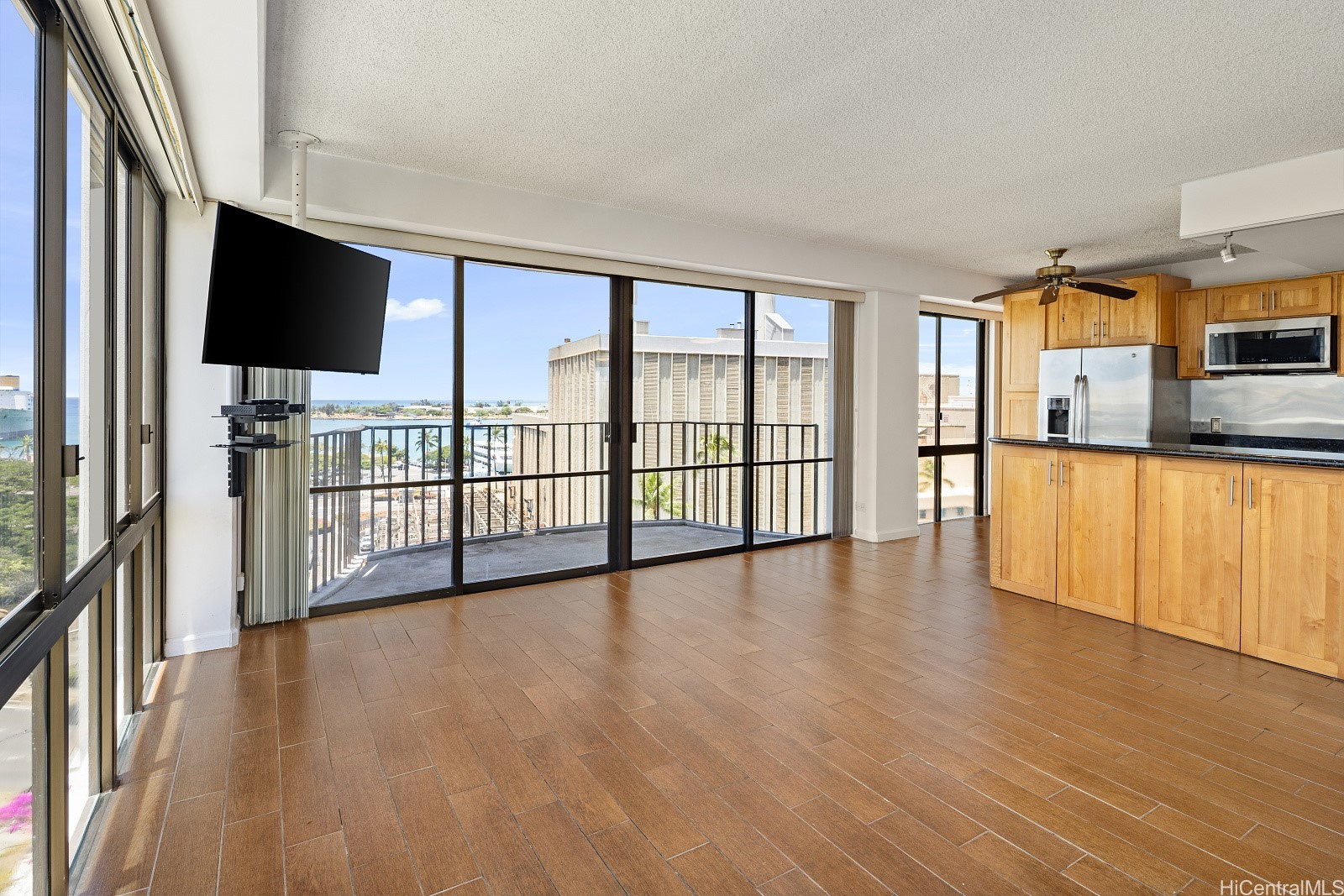 700 Richards Street 809 Property Photo 3