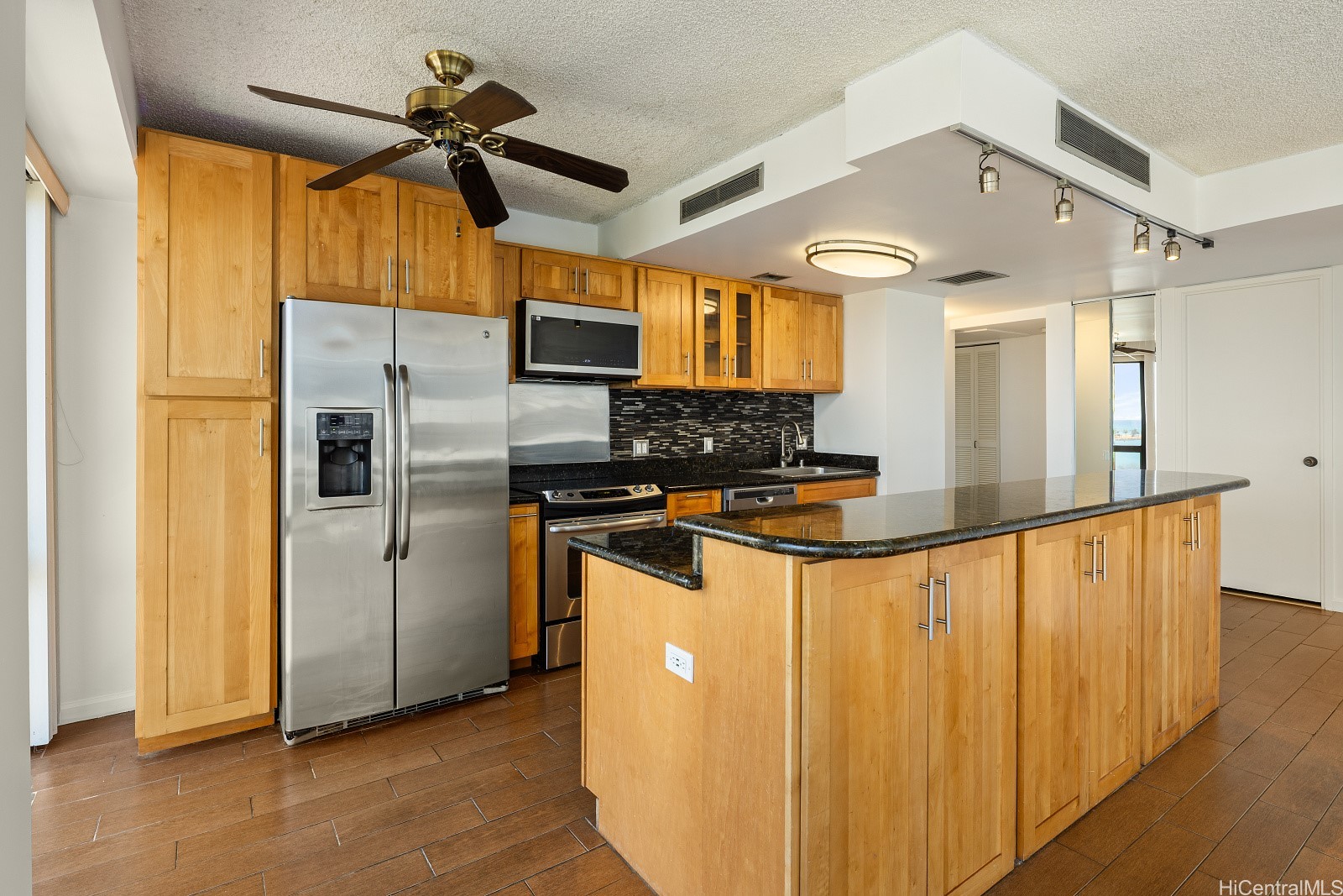 700 Richards Street 809 Property Photo 5