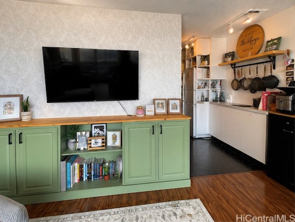 2092 Kuhio Avenue 1503 Property Photo 3