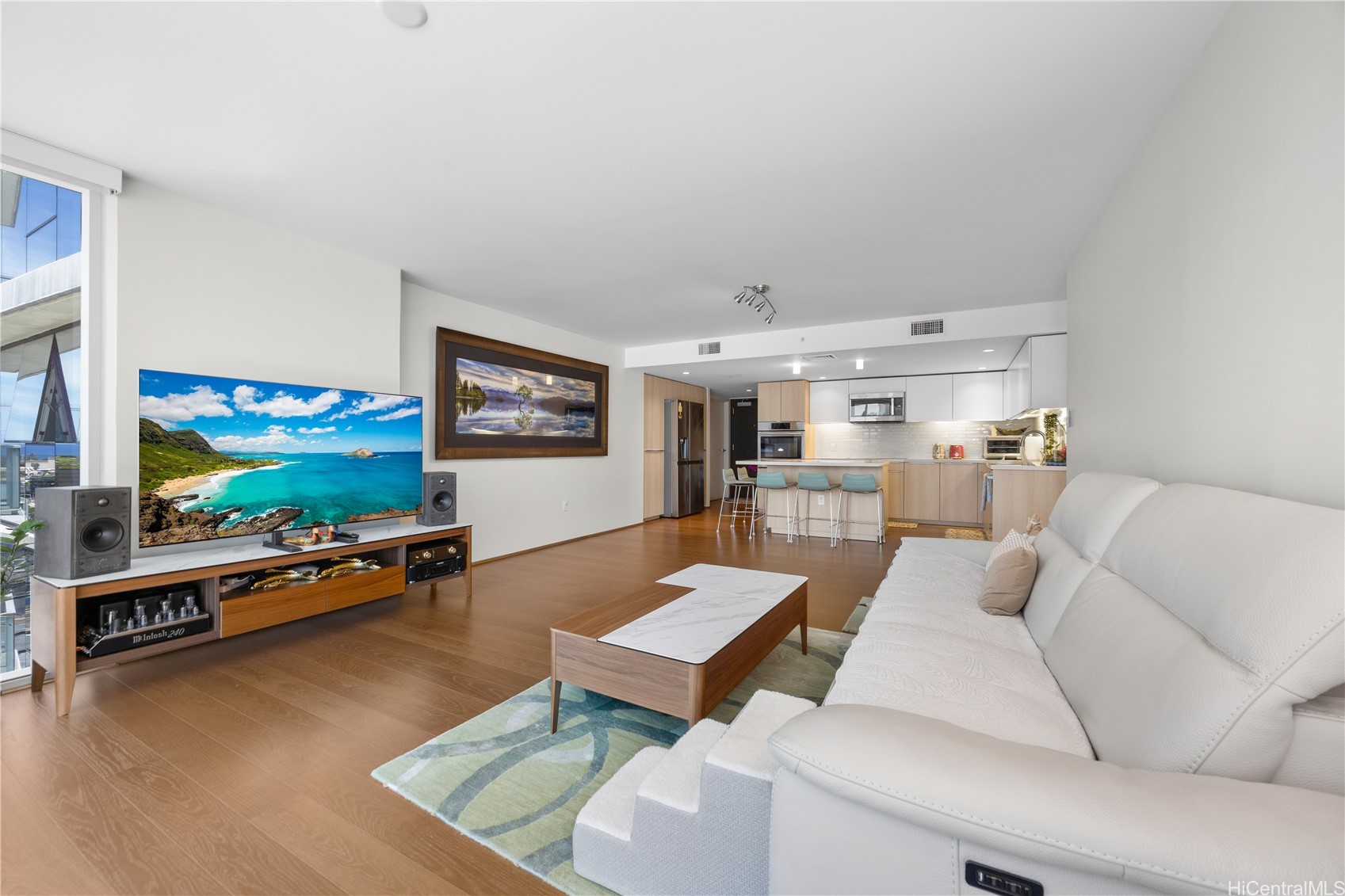 888 Kapiolani Boulevard 1703 Property Photo 3