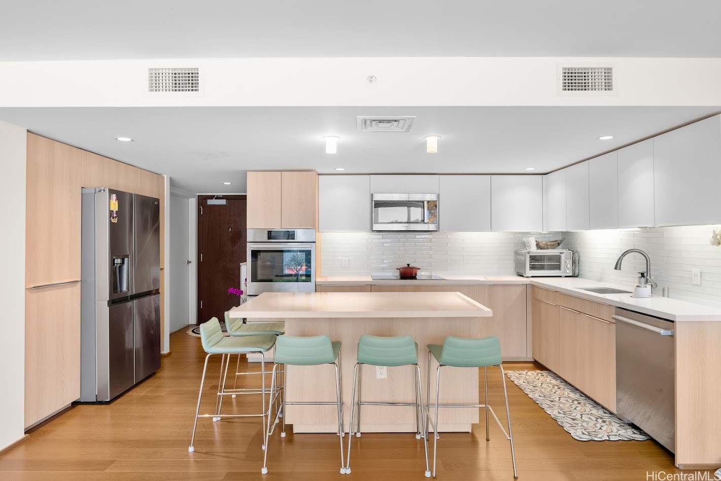 888 Kapiolani Boulevard 1703 Property Photo 4