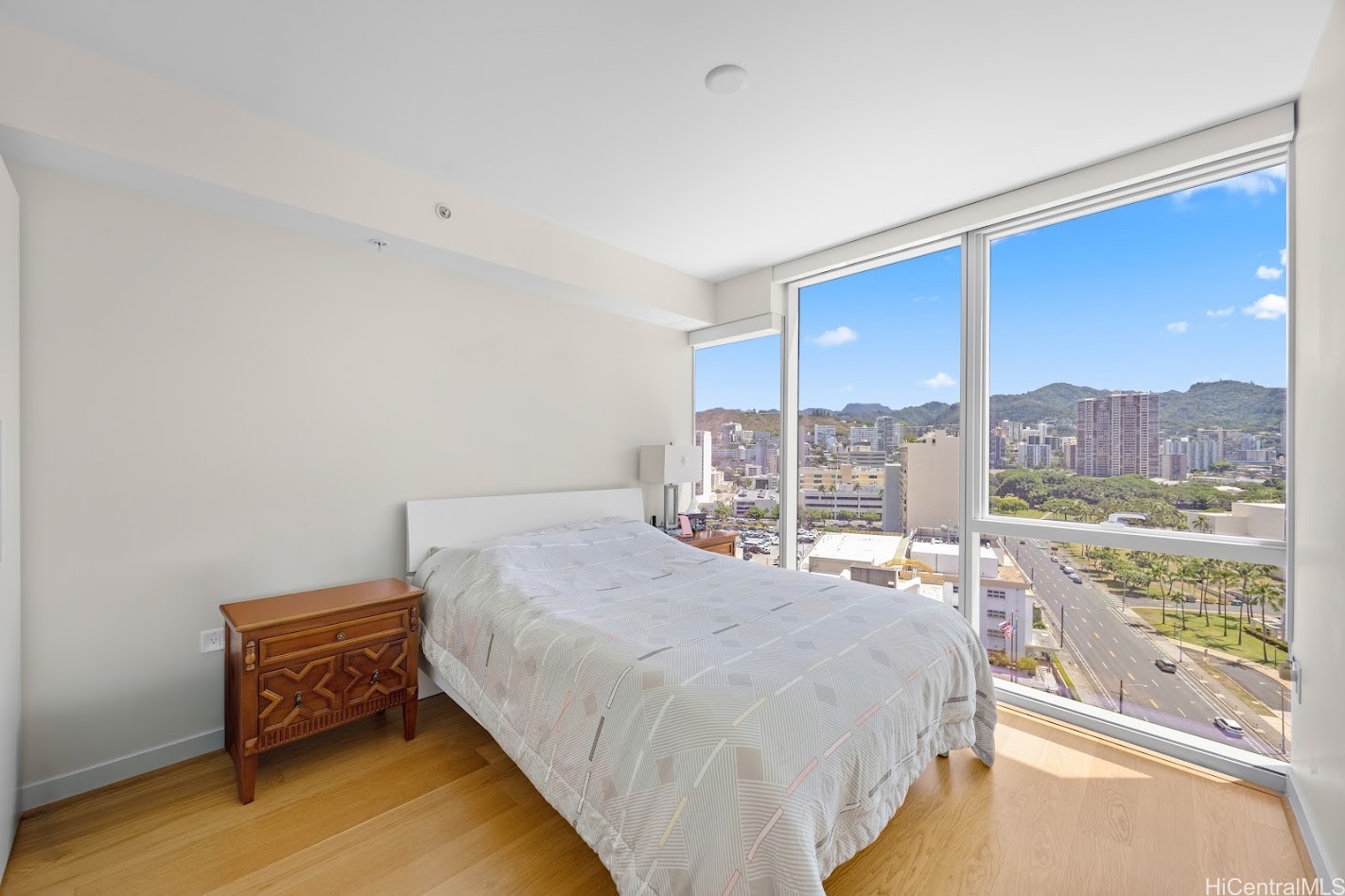 888 Kapiolani Boulevard 1703 Property Photo 13