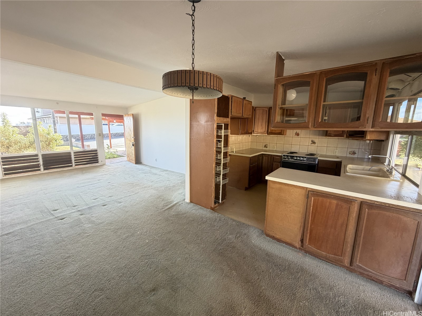 98-1266 Neki Street Property Photo 6