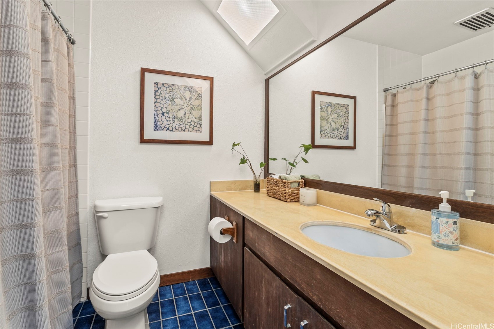 1015 Aoloa Place 437 Property Photo 21