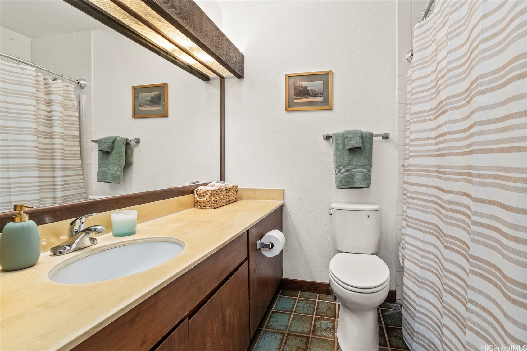 1015 Aoloa Place 437 Property Photo 23