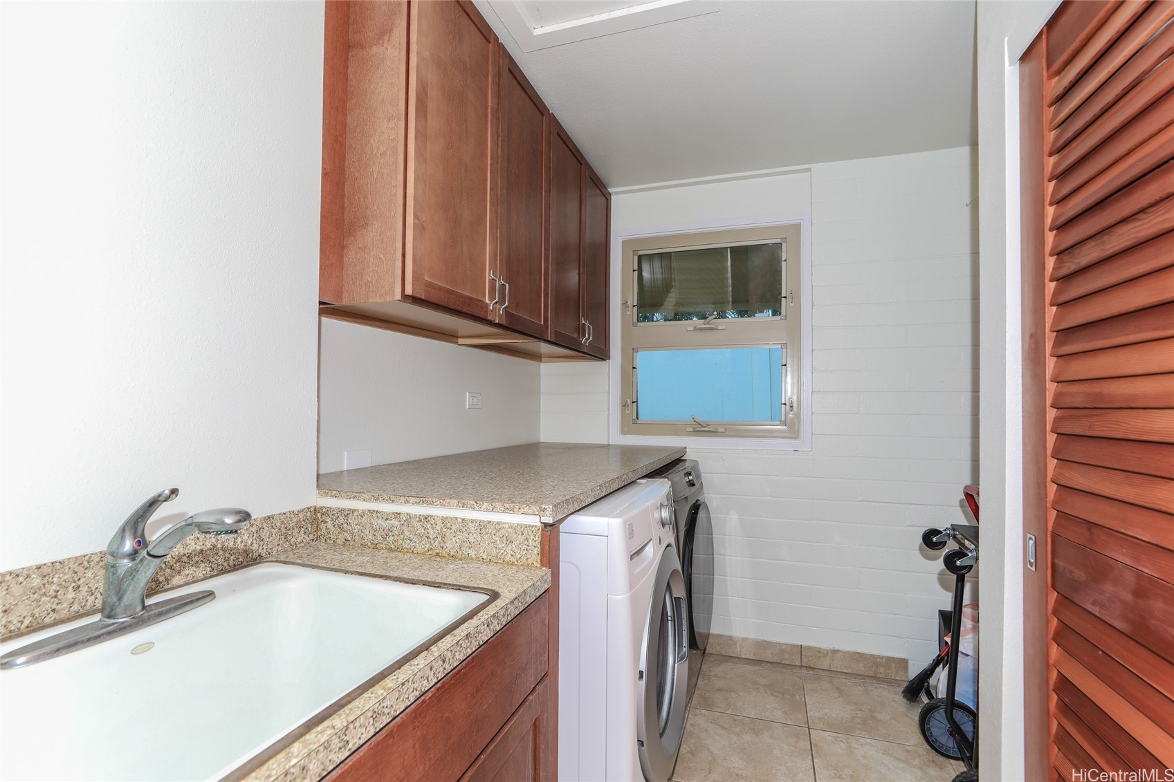 676 Elepaio Street Property Photo 15