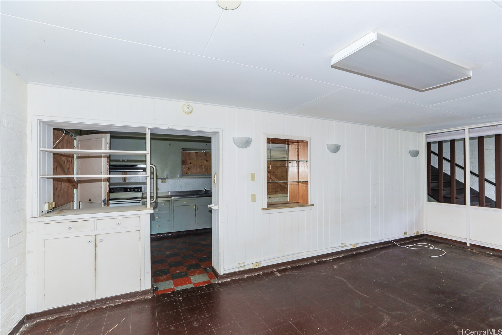 970 Valley View Drive Property Photo 2