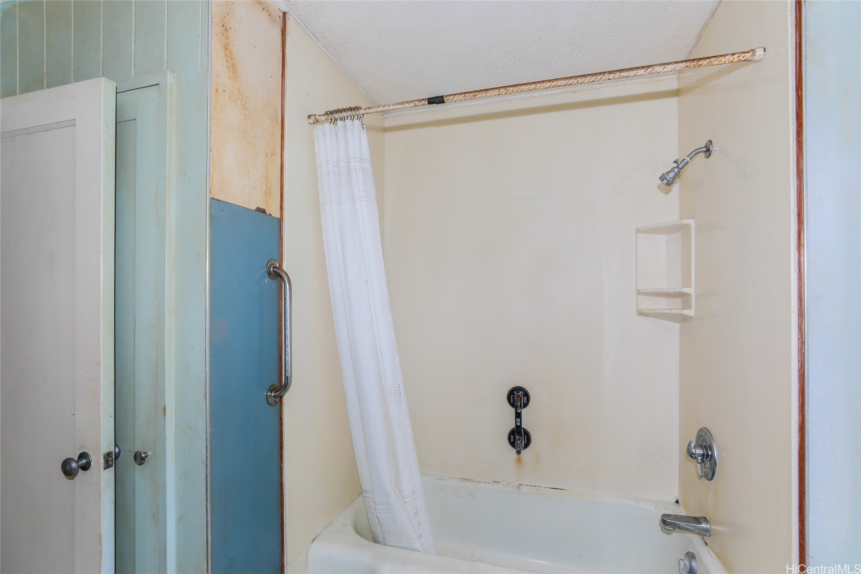 970 Valley View Drive Property Photo 13
