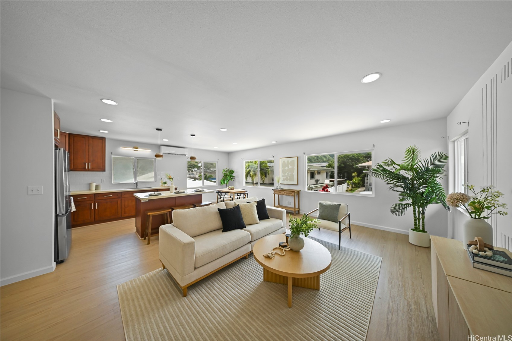 1633 10th Avenue Apt B Property Photo 1