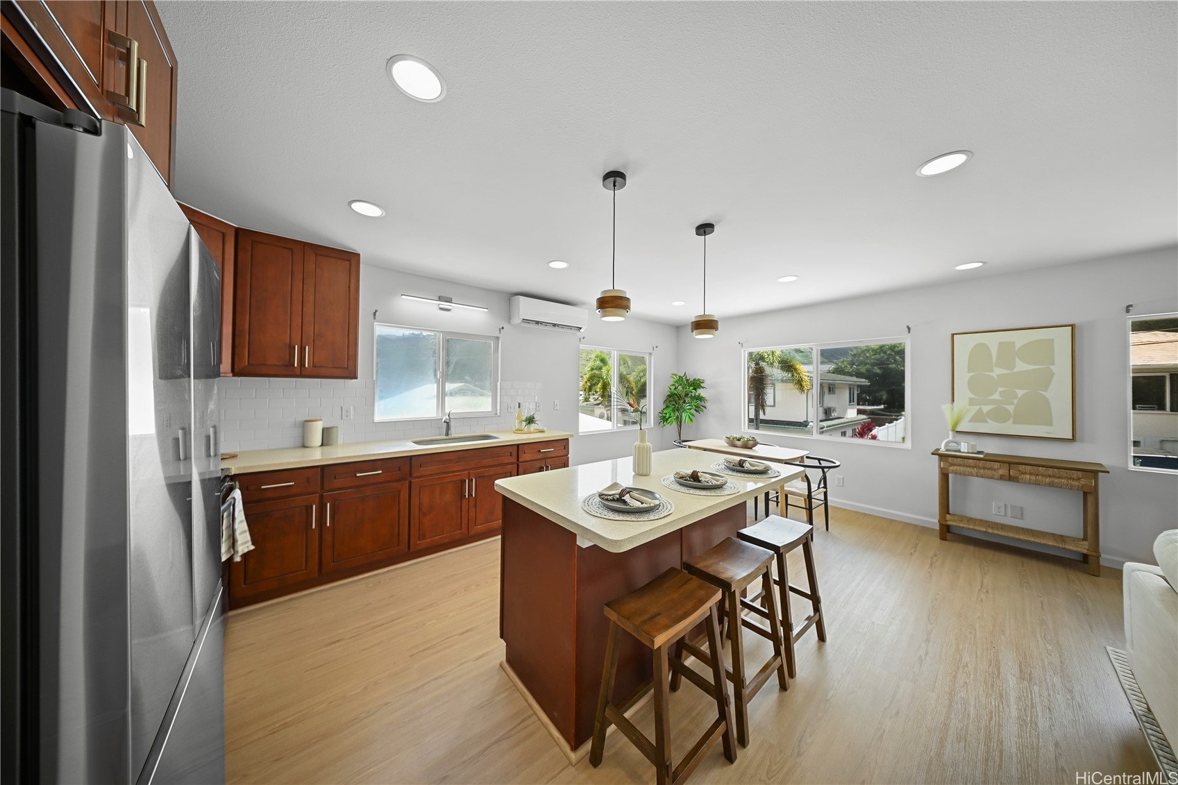 1633 10th Avenue Apt B Property Photo 4