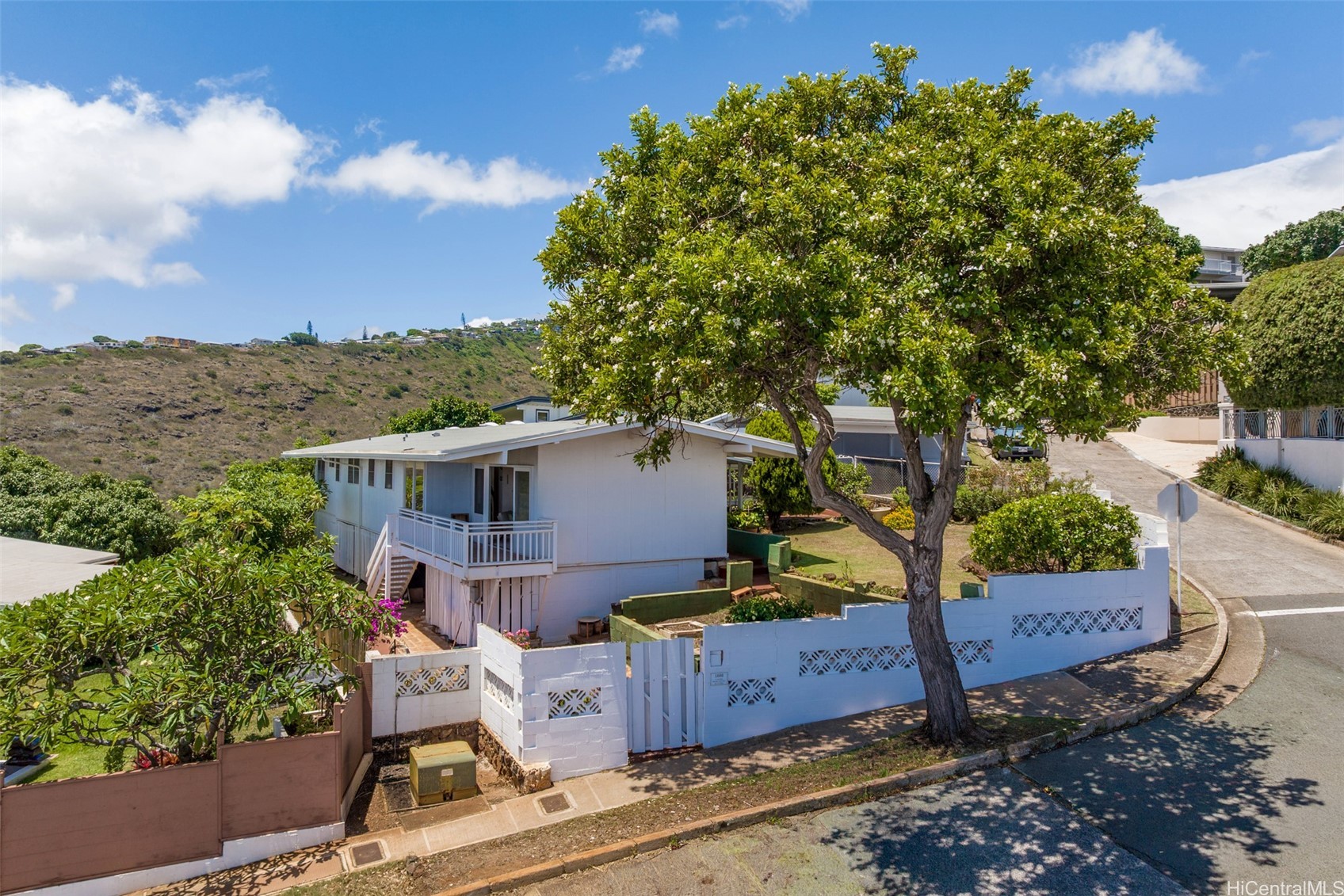 1688 Halekoa Drive Property Photo 22