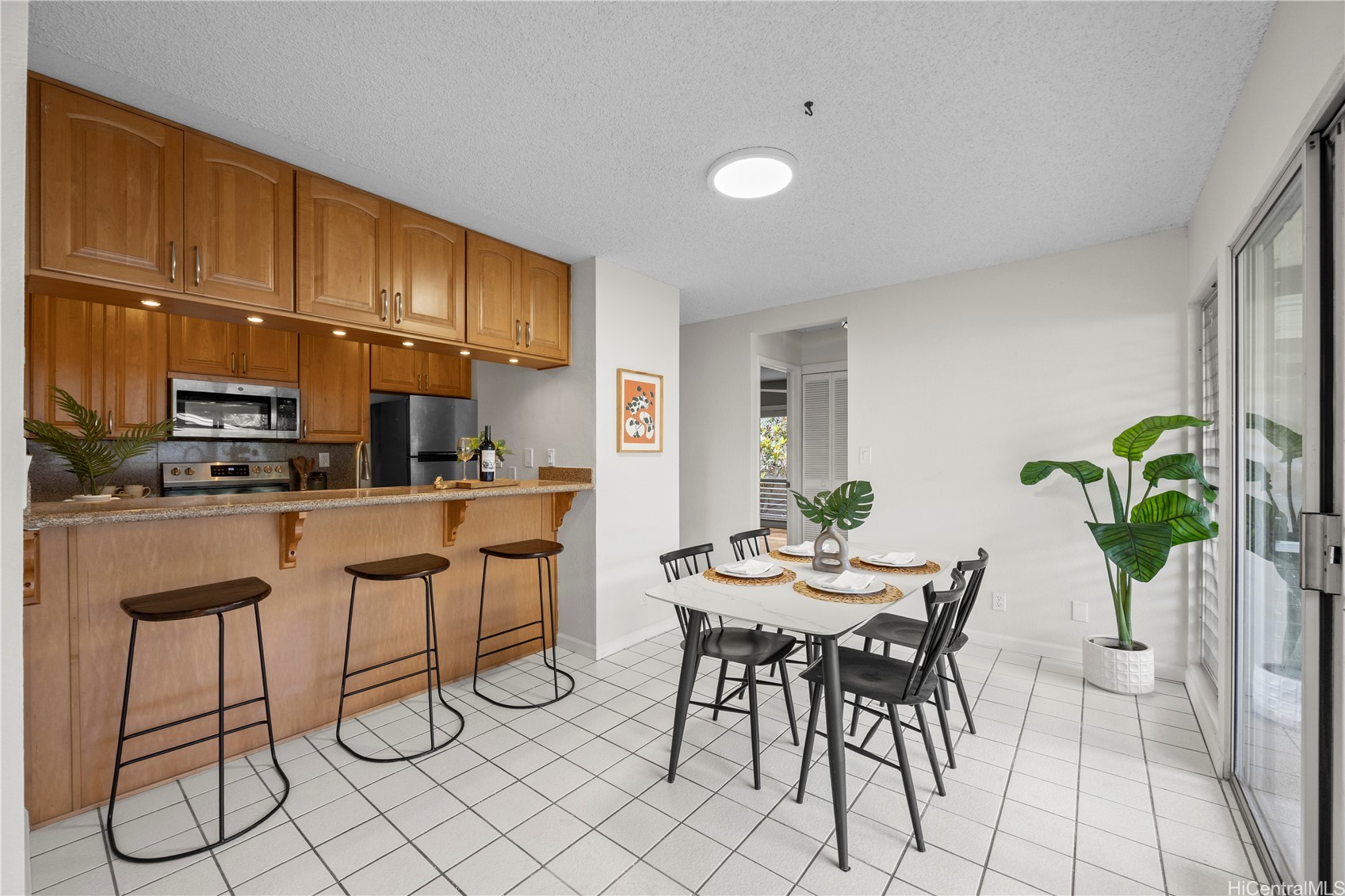 7536 Olili Place Property Photo 3