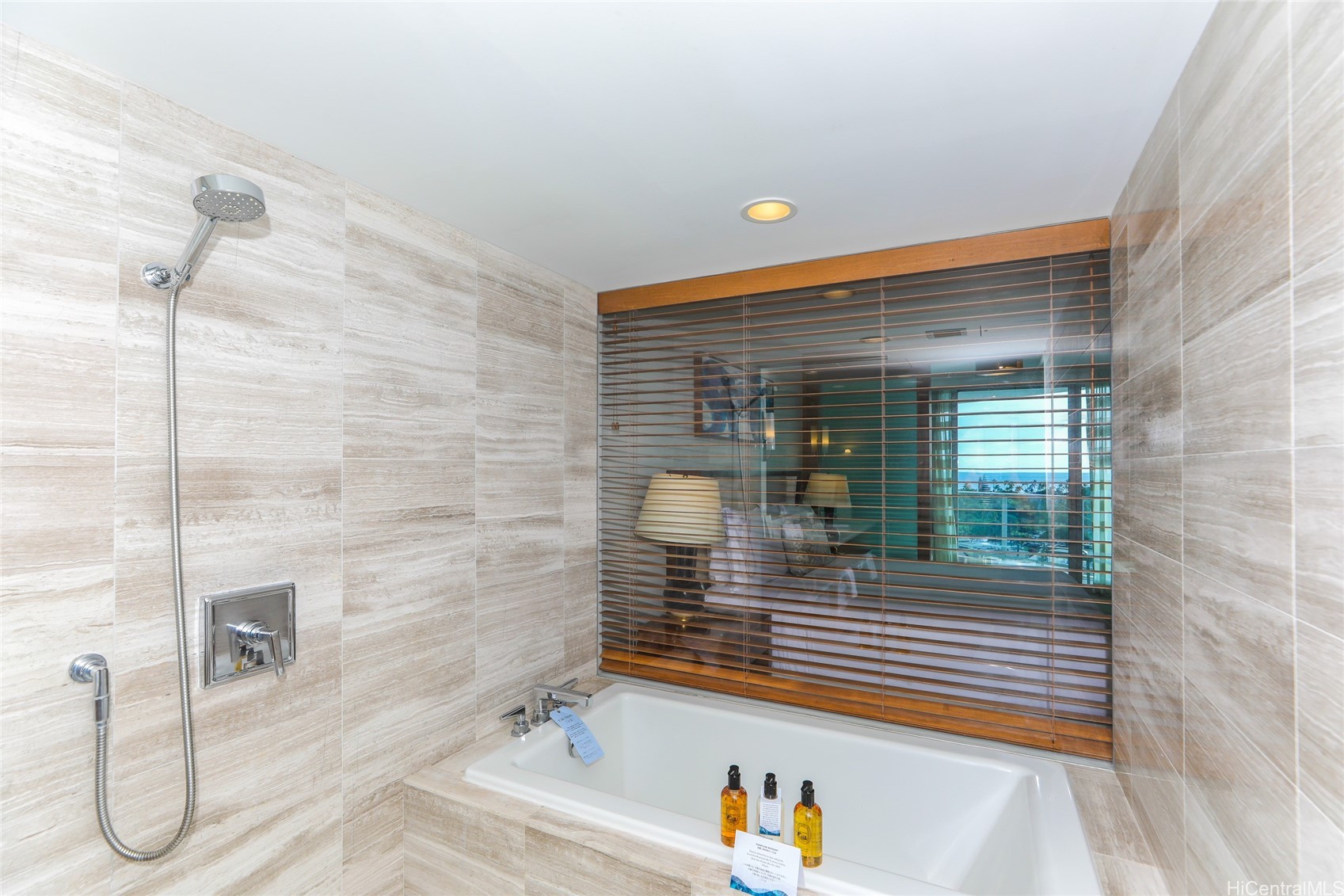 2139 Kuhio Avenue 1108 Property Photo 10