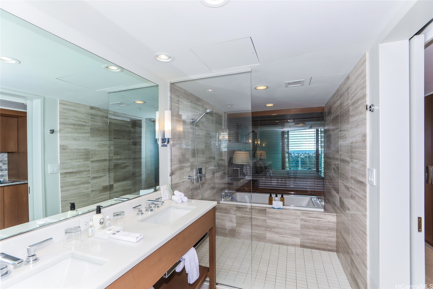2139 Kuhio Avenue 1108 Property Photo 10