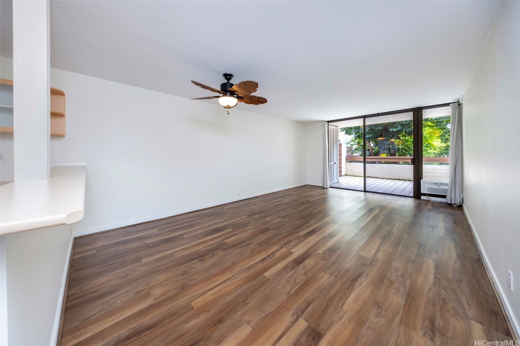 1015 Aoloa Place 214 Property Photo 5
