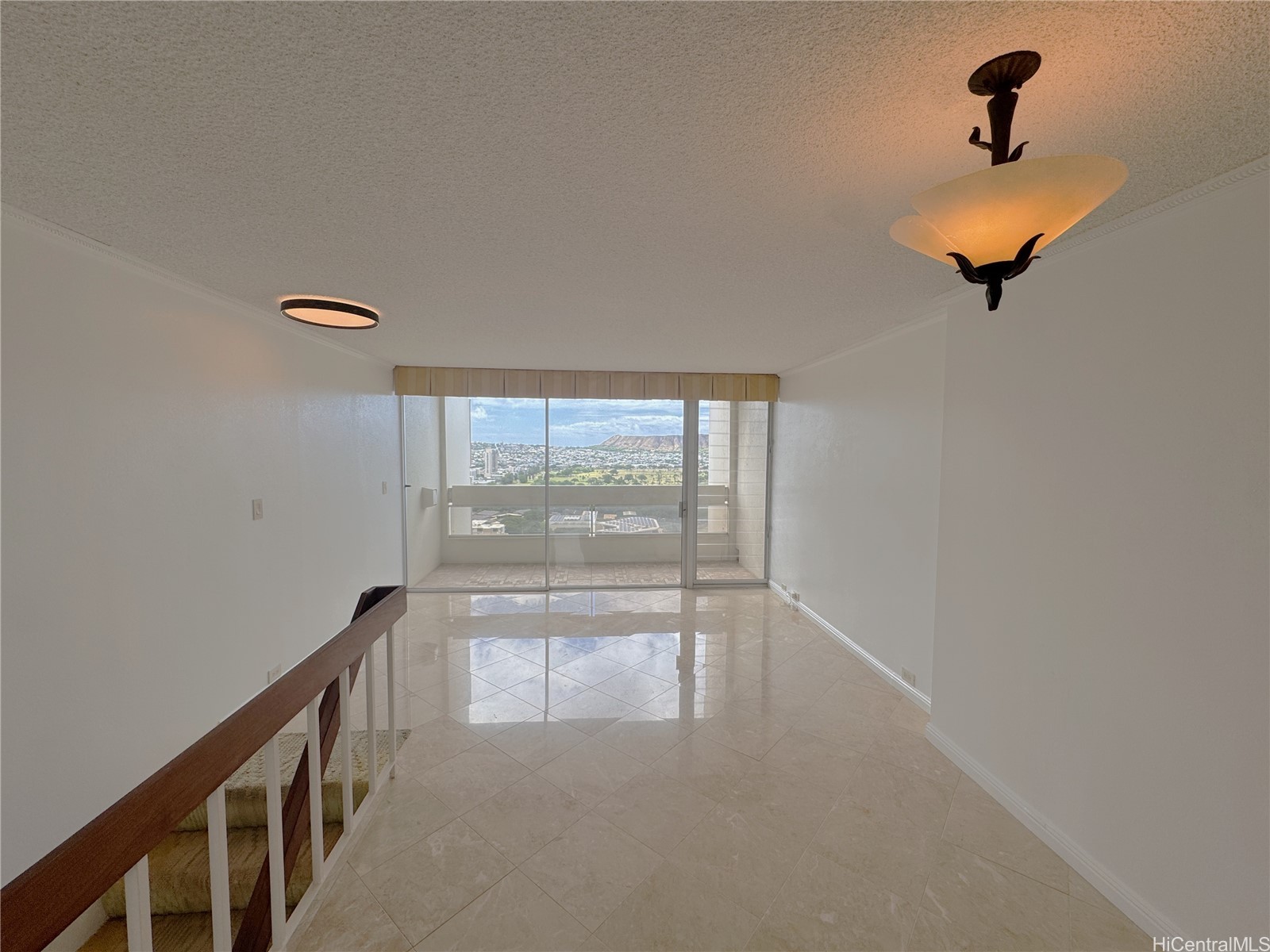 555 University Avenue 3103 Property Photo 4