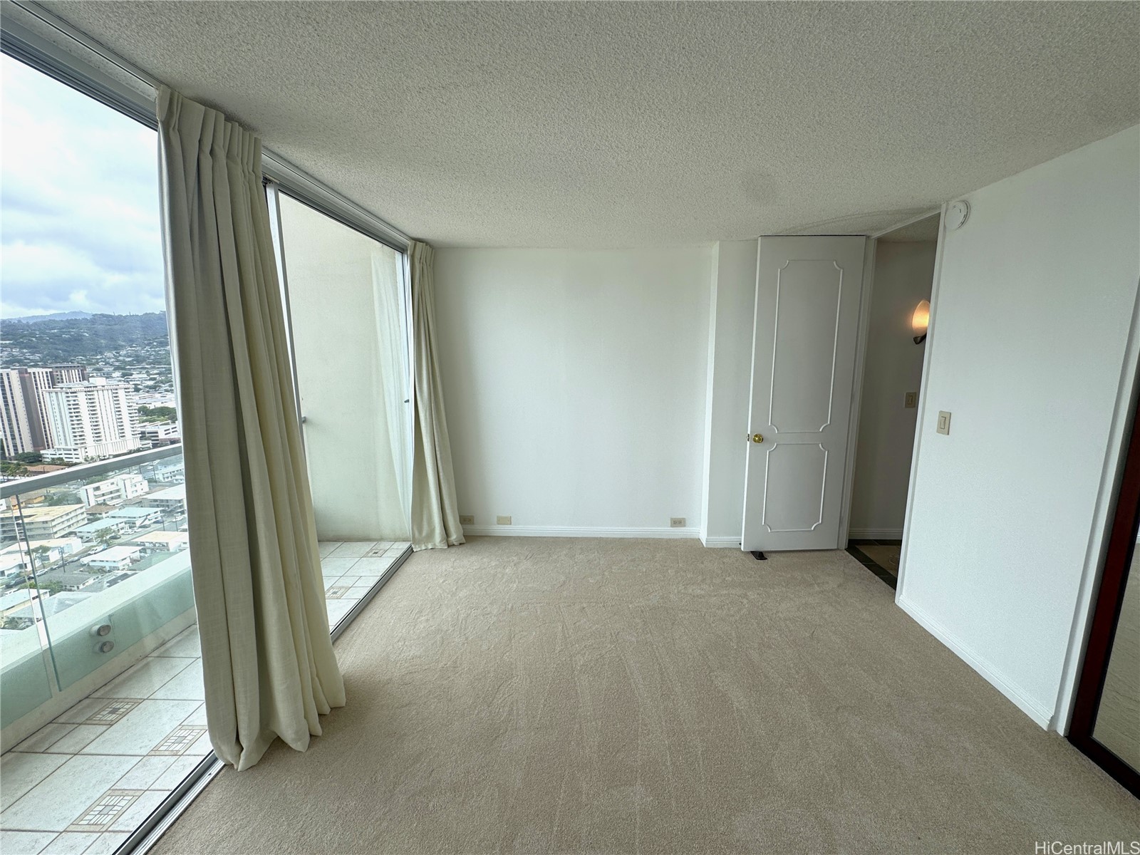 555 University Avenue 3103 Property Photo 7