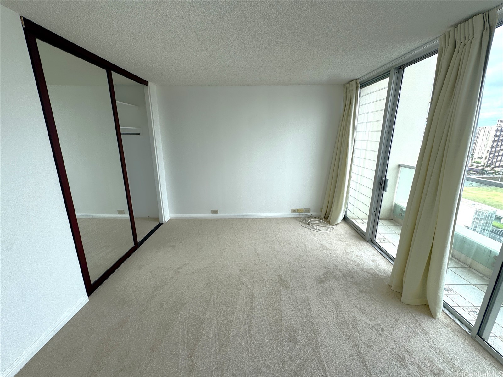 555 University Avenue 3103 Property Photo 8