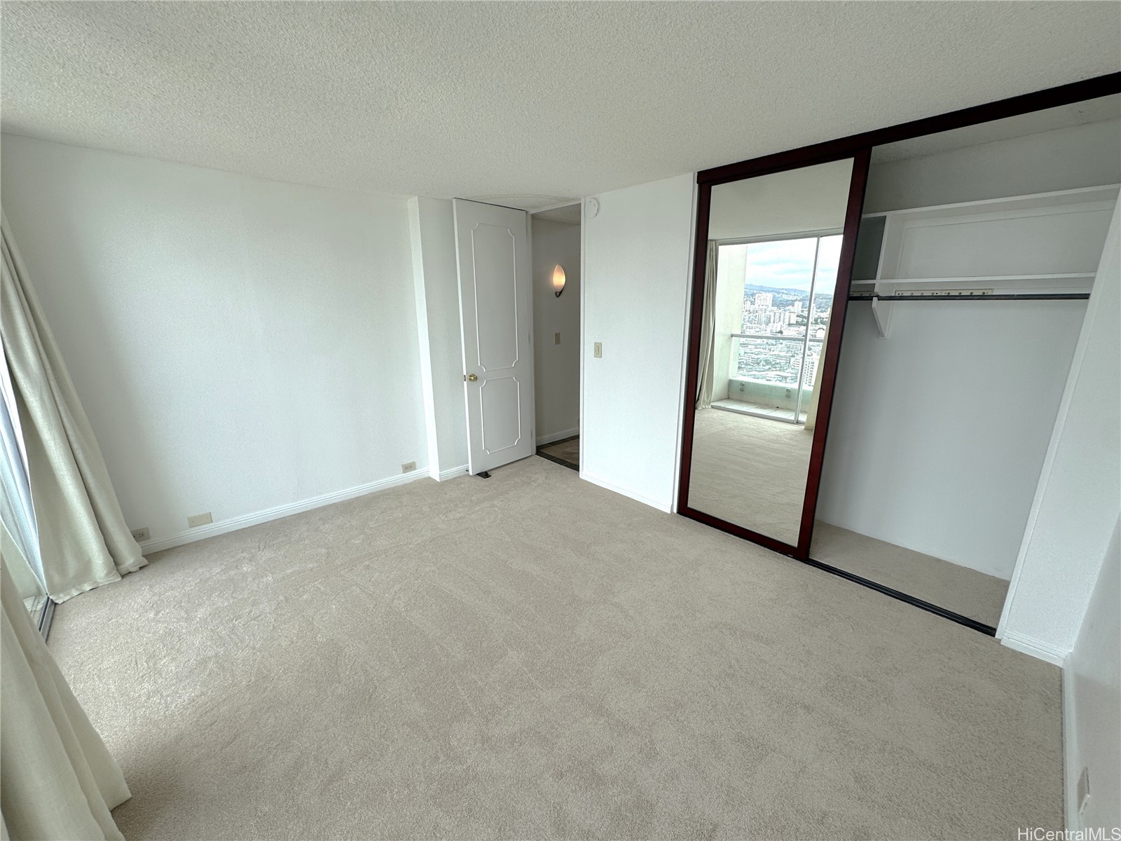555 University Avenue 3103 Property Photo 9