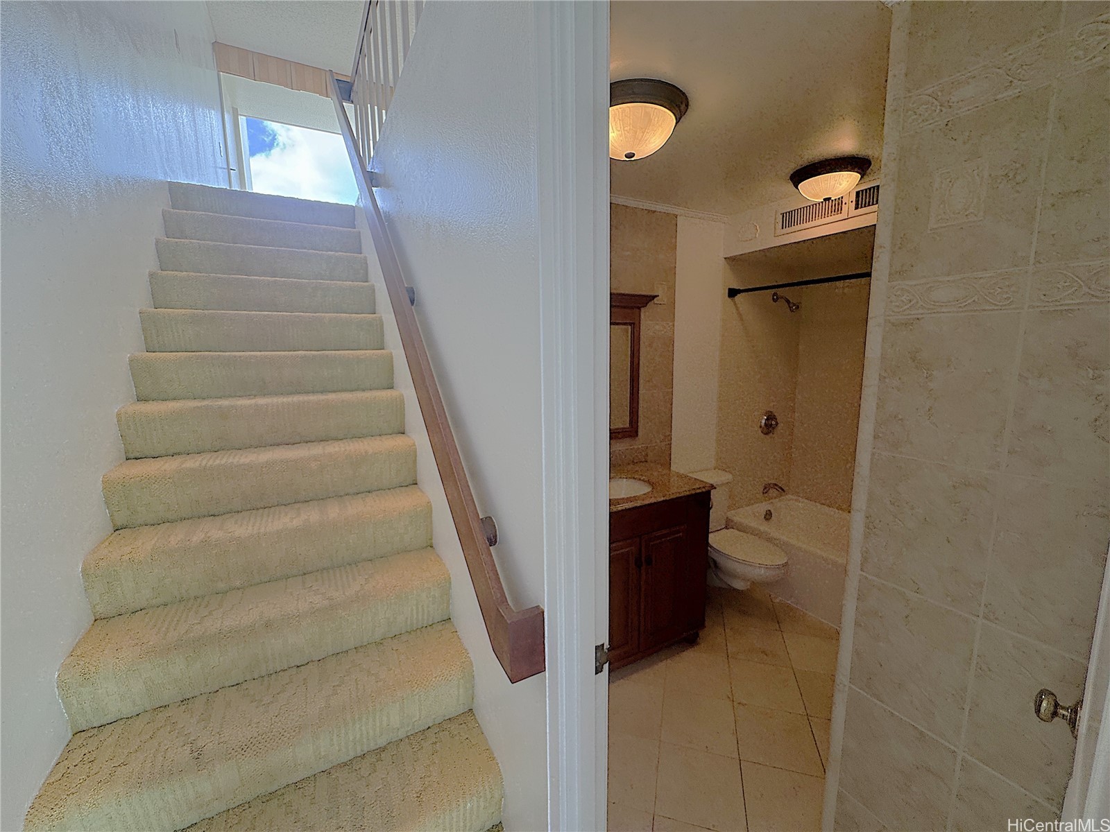 555 University Avenue 3103 Property Photo 11