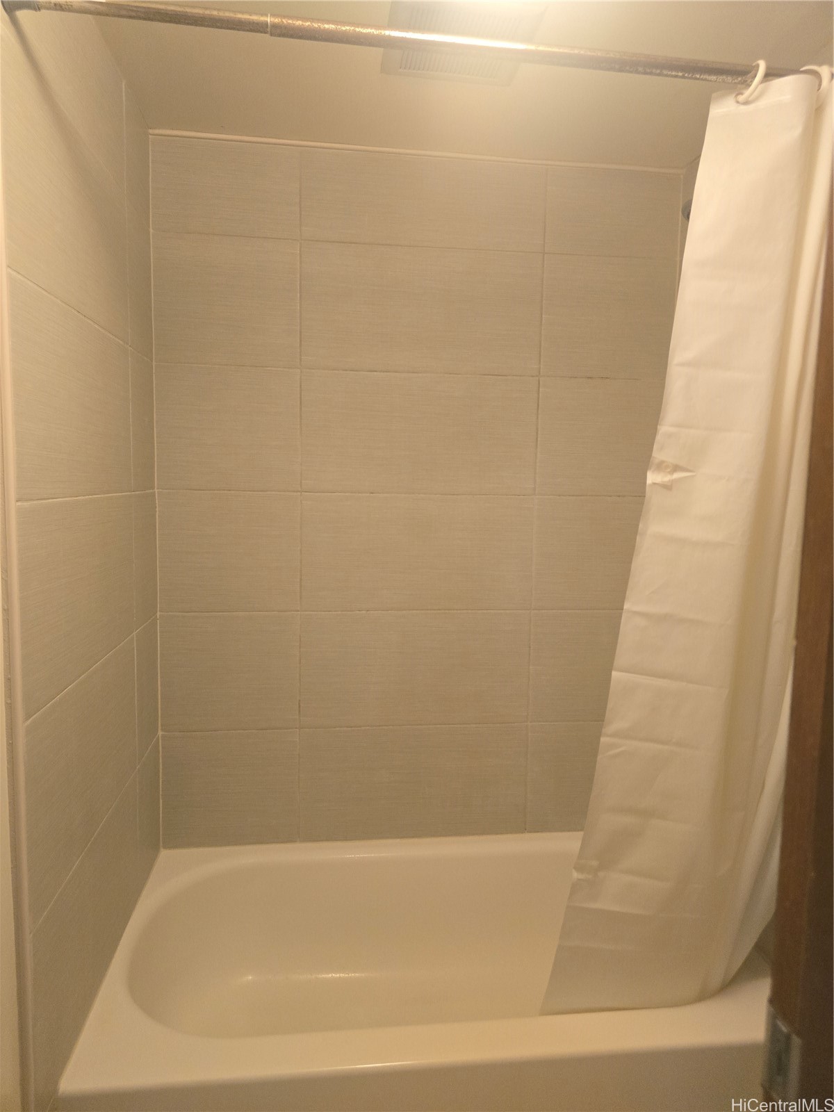 2140 Kuhio Avenue 1805 Property Photo 7