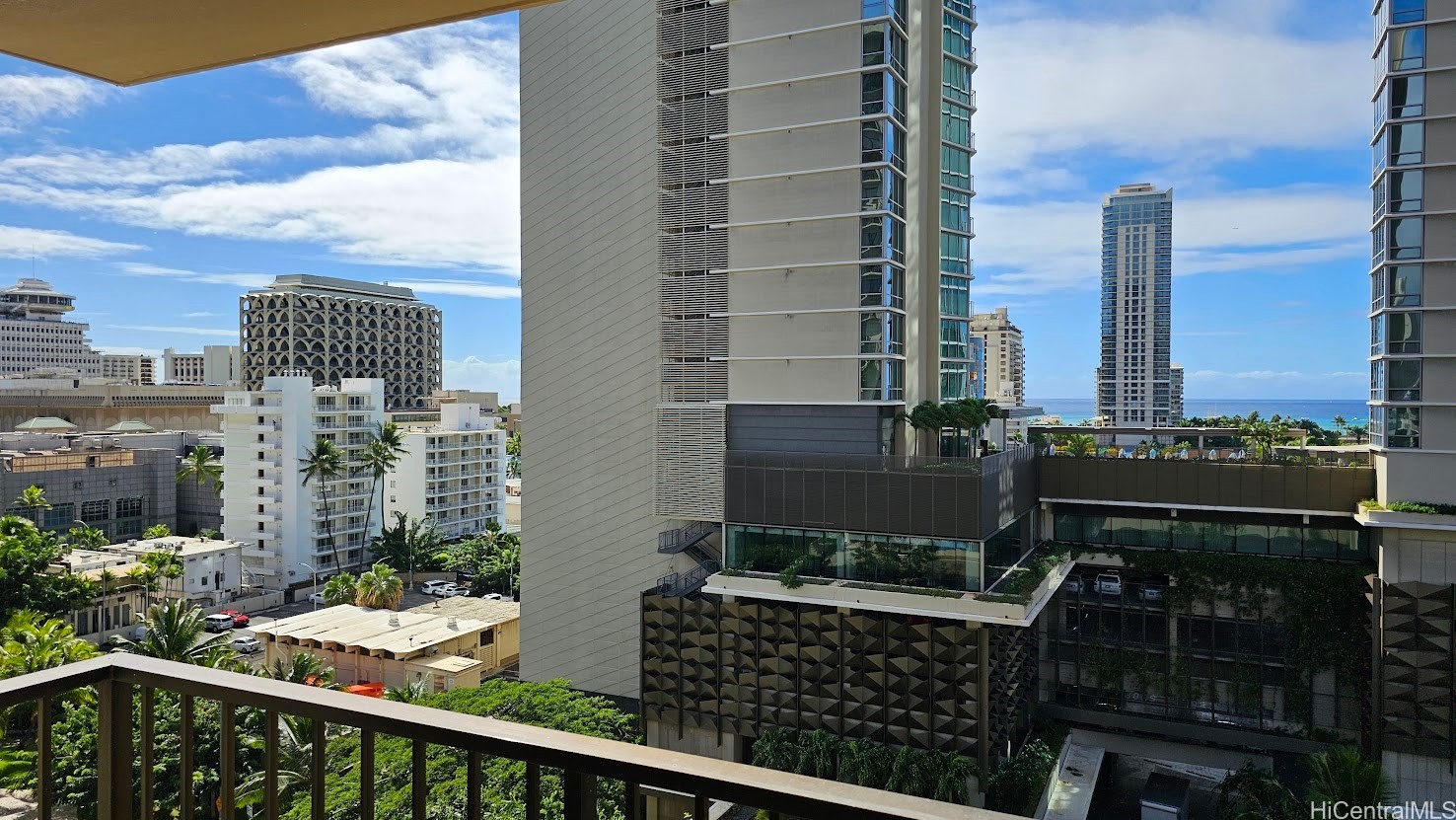 2140 Kuhio Avenue 1006 Property Photo 2