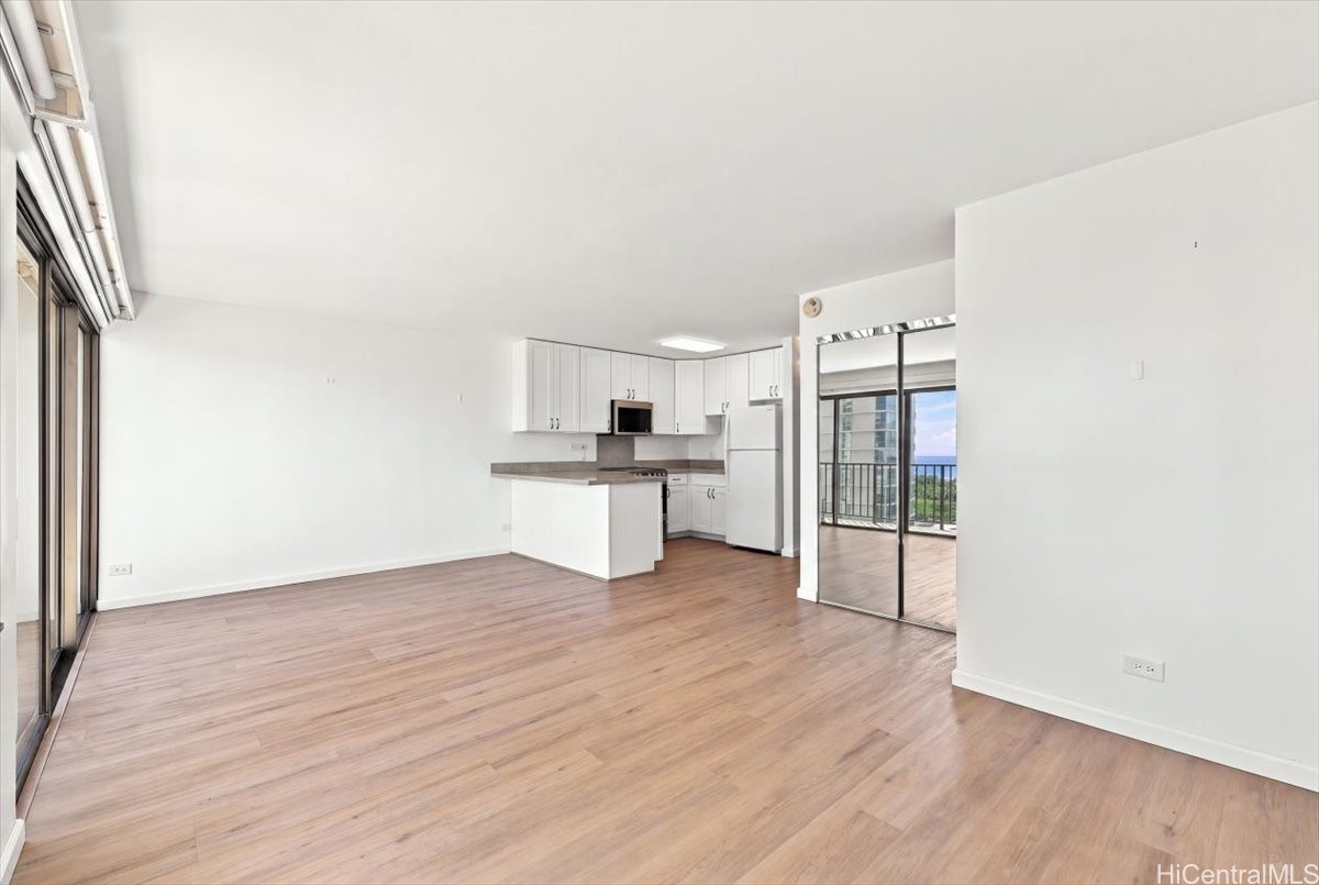 2140 Kuhio Avenue 1603 Property Photo 6