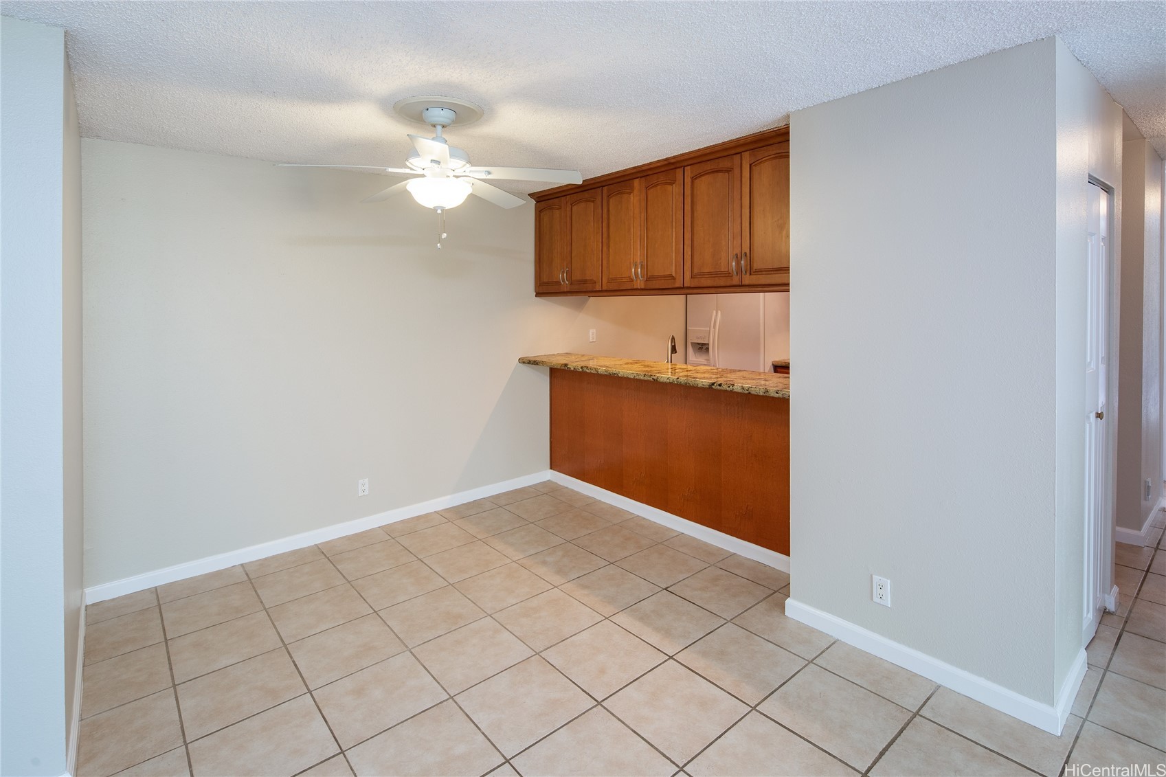1015 Aoloa Place 204 Property Photo 4
