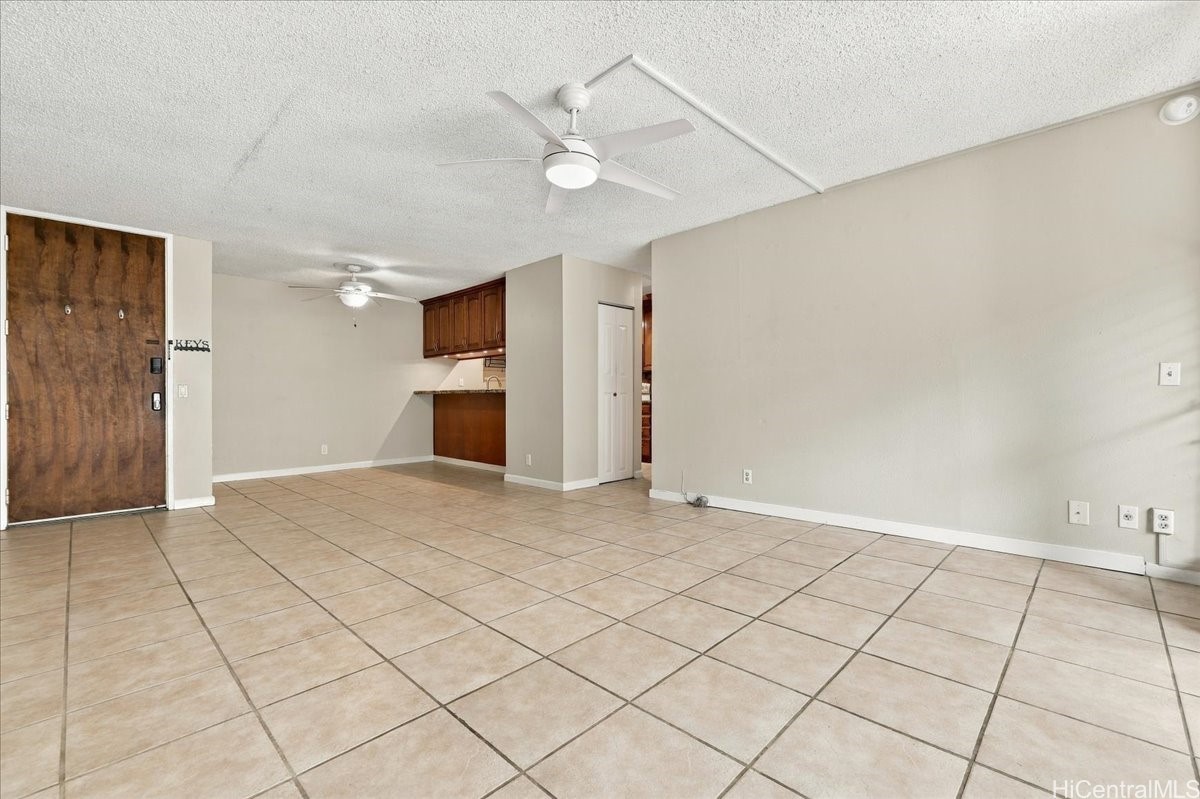 1015 Aoloa Place 204 Property Photo 4