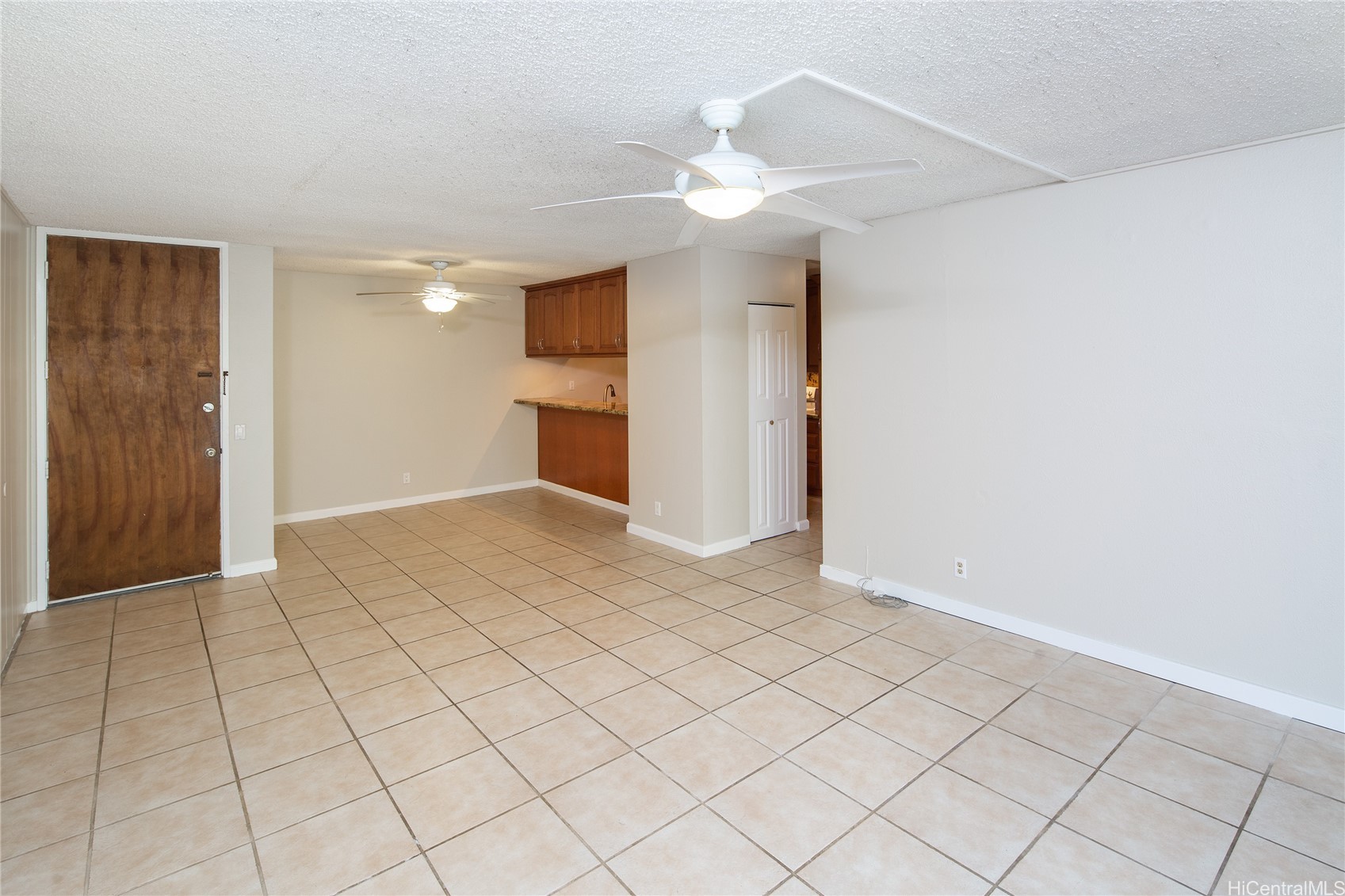 1015 Aoloa Place 204 Property Photo 5