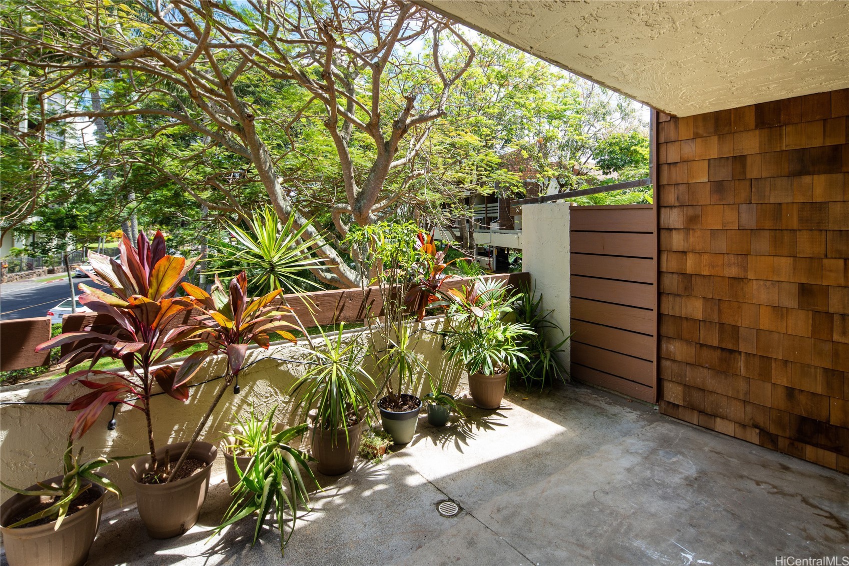 1015 Aoloa Place 204 Property Photo 7