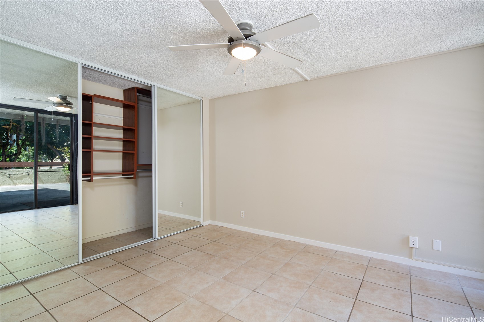 1015 Aoloa Place 204 Property Photo 16