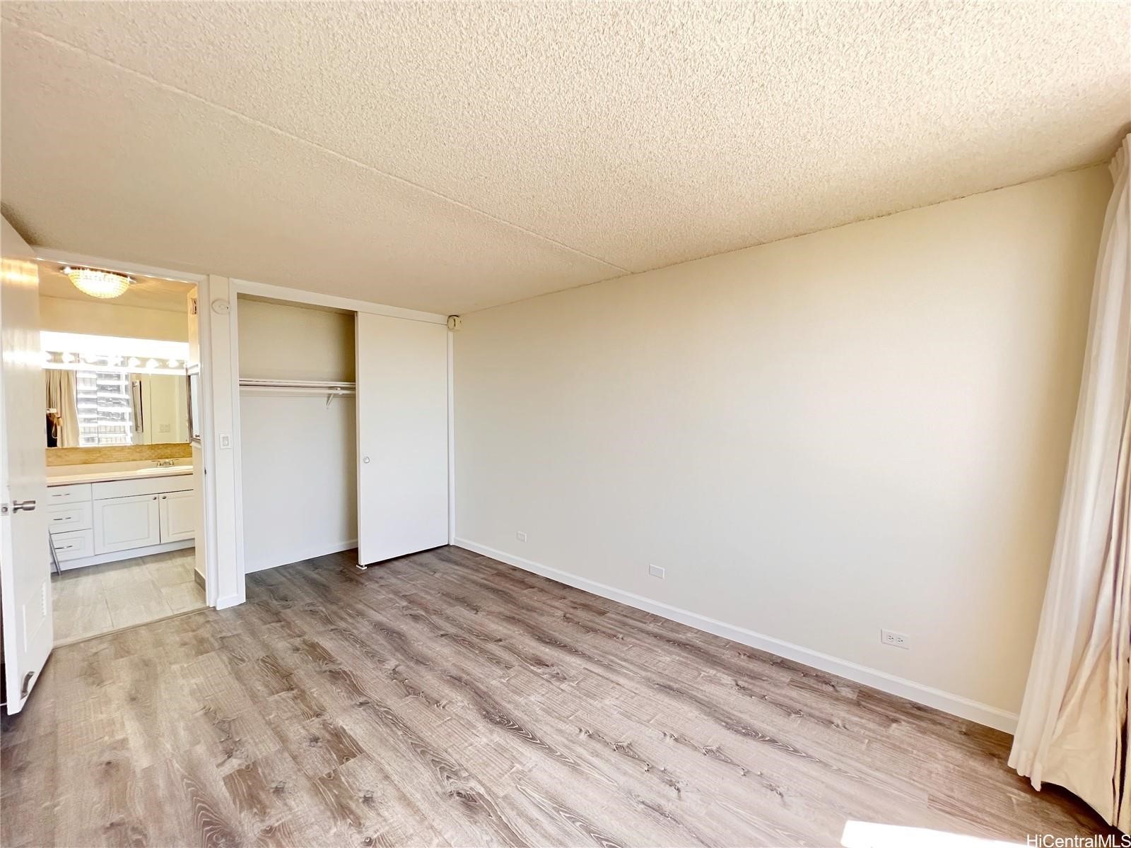 411 Hobron Lane 3309 Property Photo 6