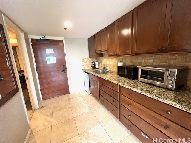 2045 Kalakaua Avenue 402 Property Photo 10