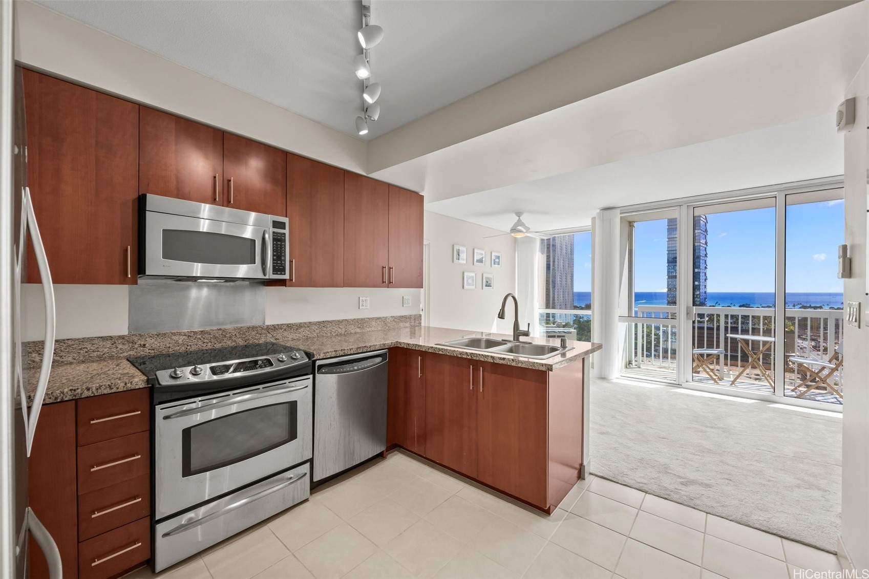 909 Kapiolani Boulevard 2103 Property Photo 3