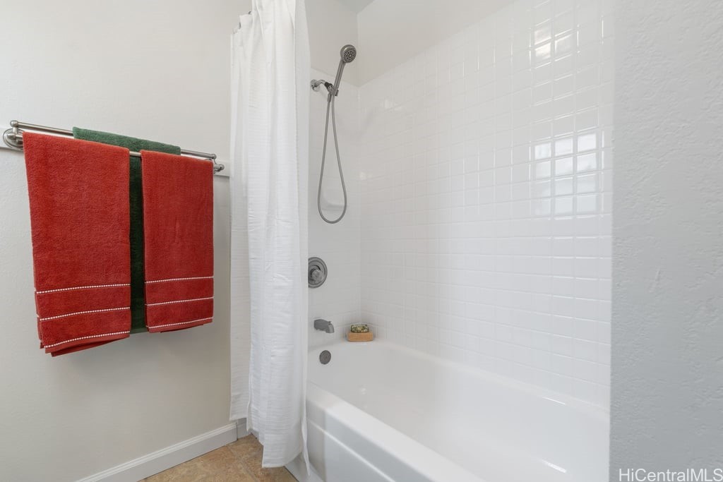 1330 Kuuna Place Property Photo 12