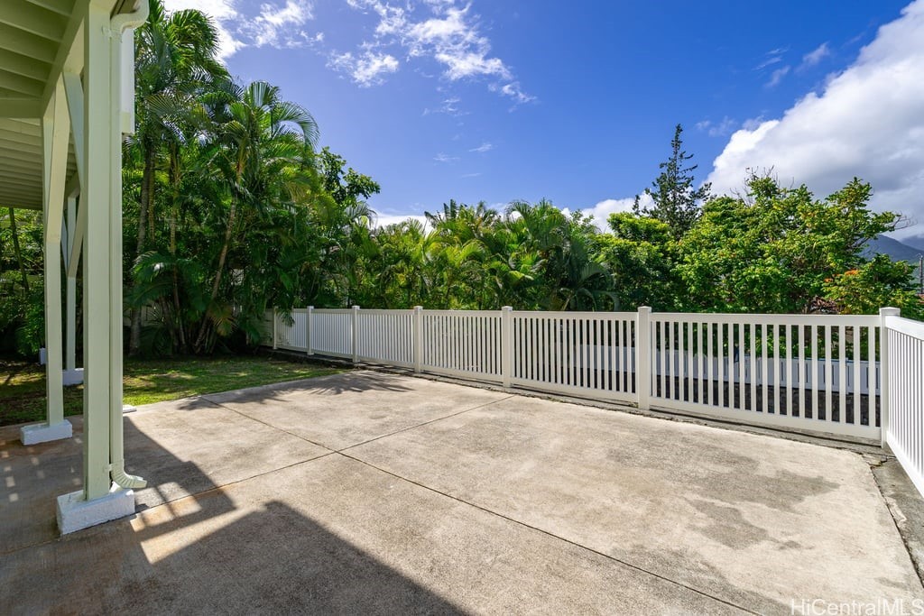 1330 Kuuna Place Property Photo 23