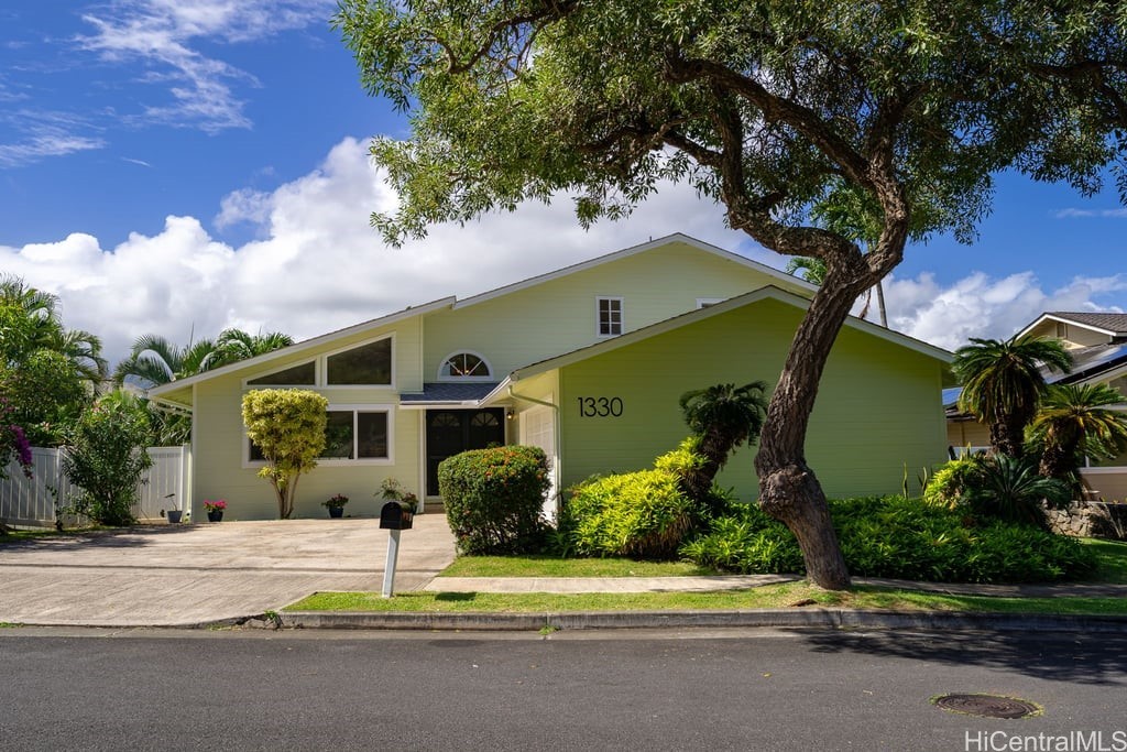 1330 Kuuna Place Property Photo 24