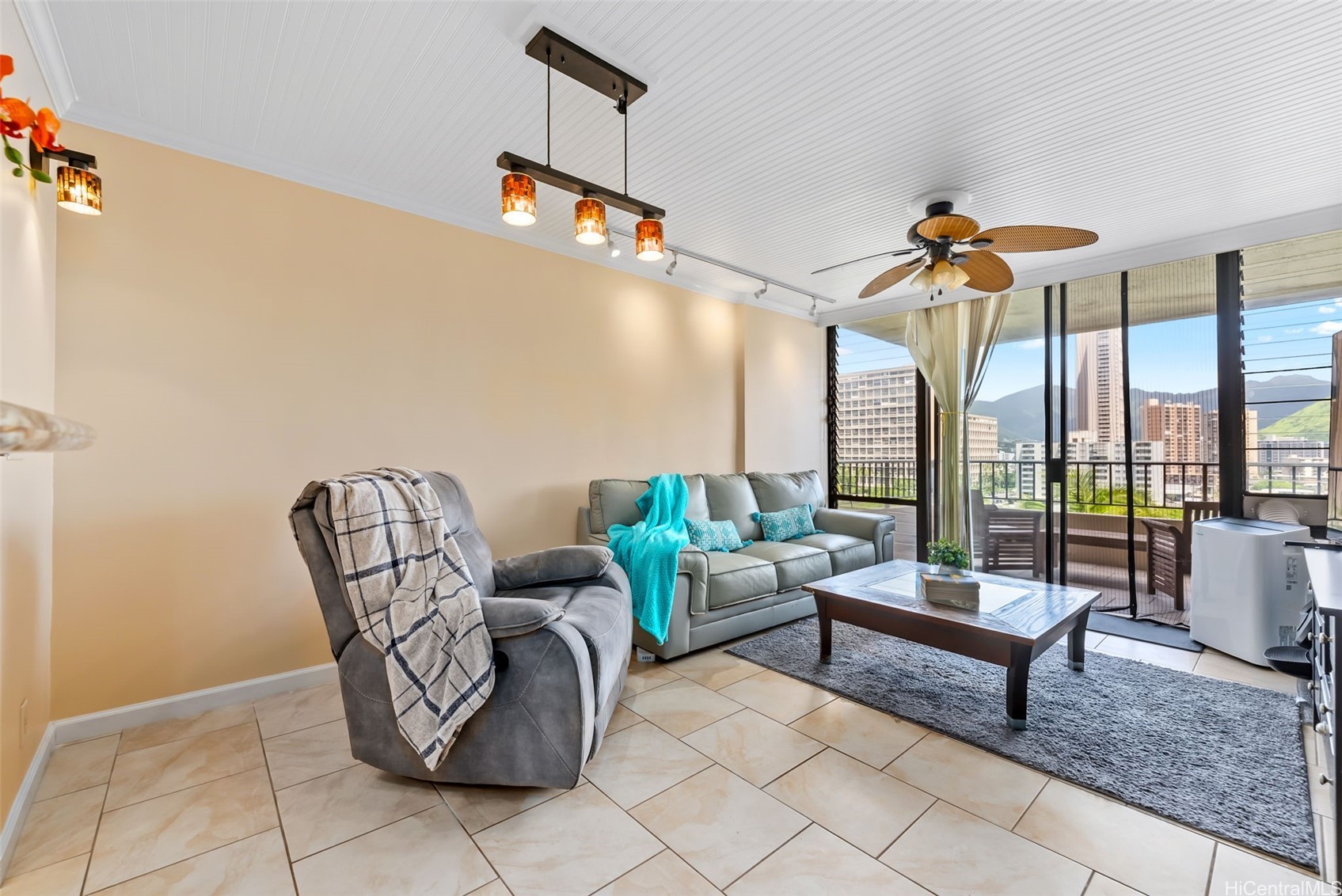 2121 Ala Wai Boulevard 1001 Property Photo 4