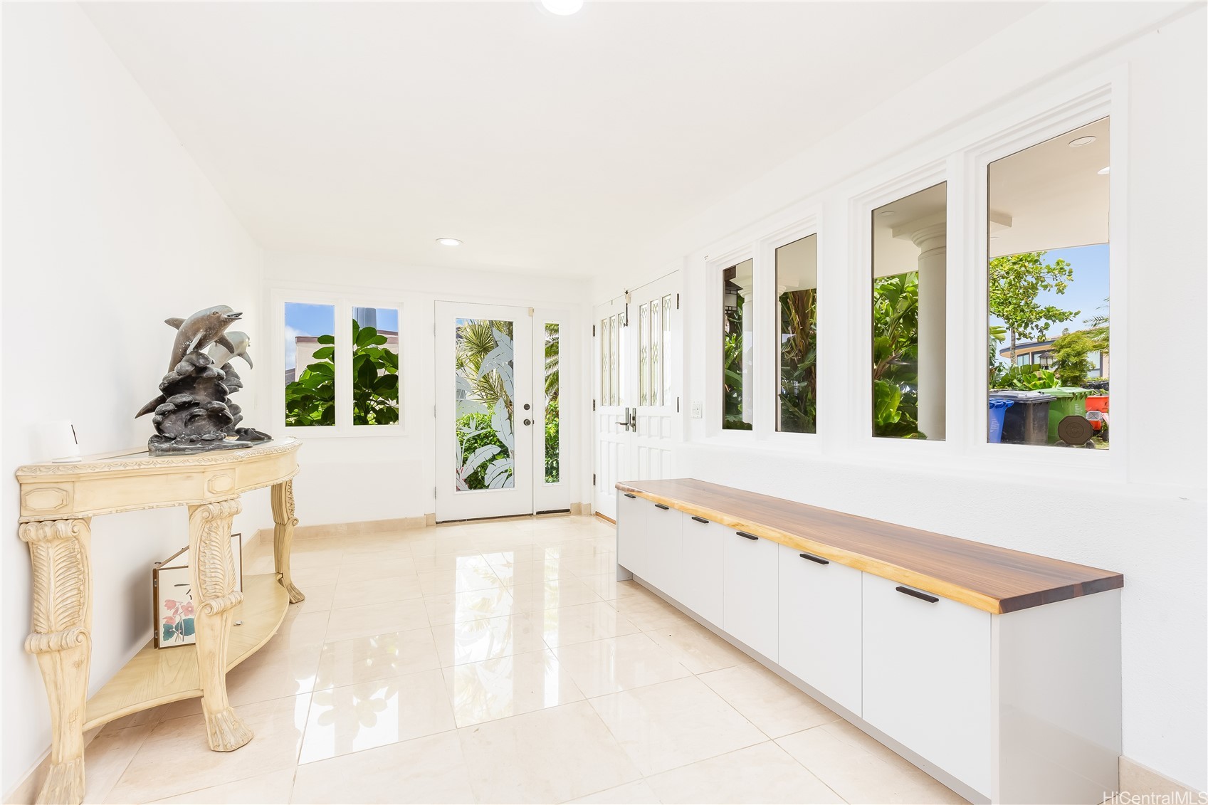 869 Ikena Circle Property Photo 14