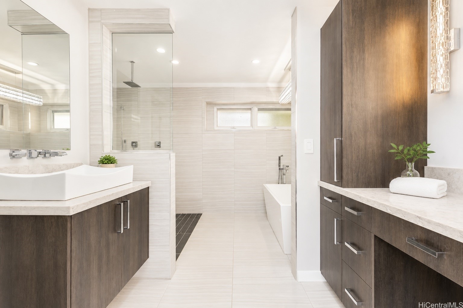 869 Ikena Circle Property Photo 17