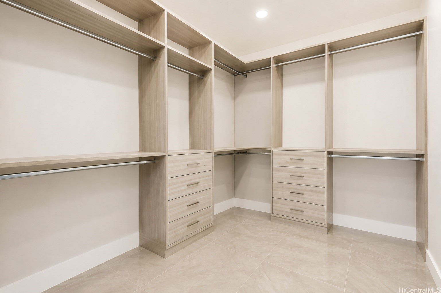 869 Ikena Circle Property Photo 21
