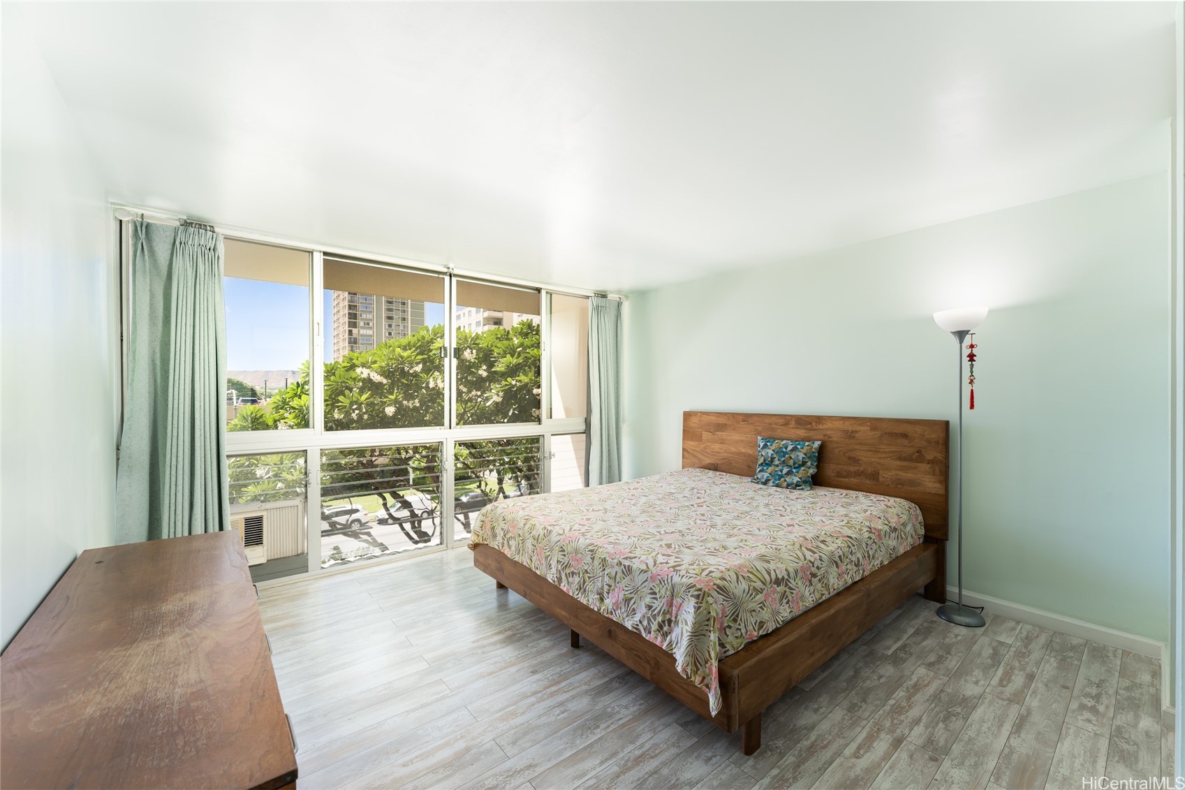 500 University Avenue 320 Property Photo 10
