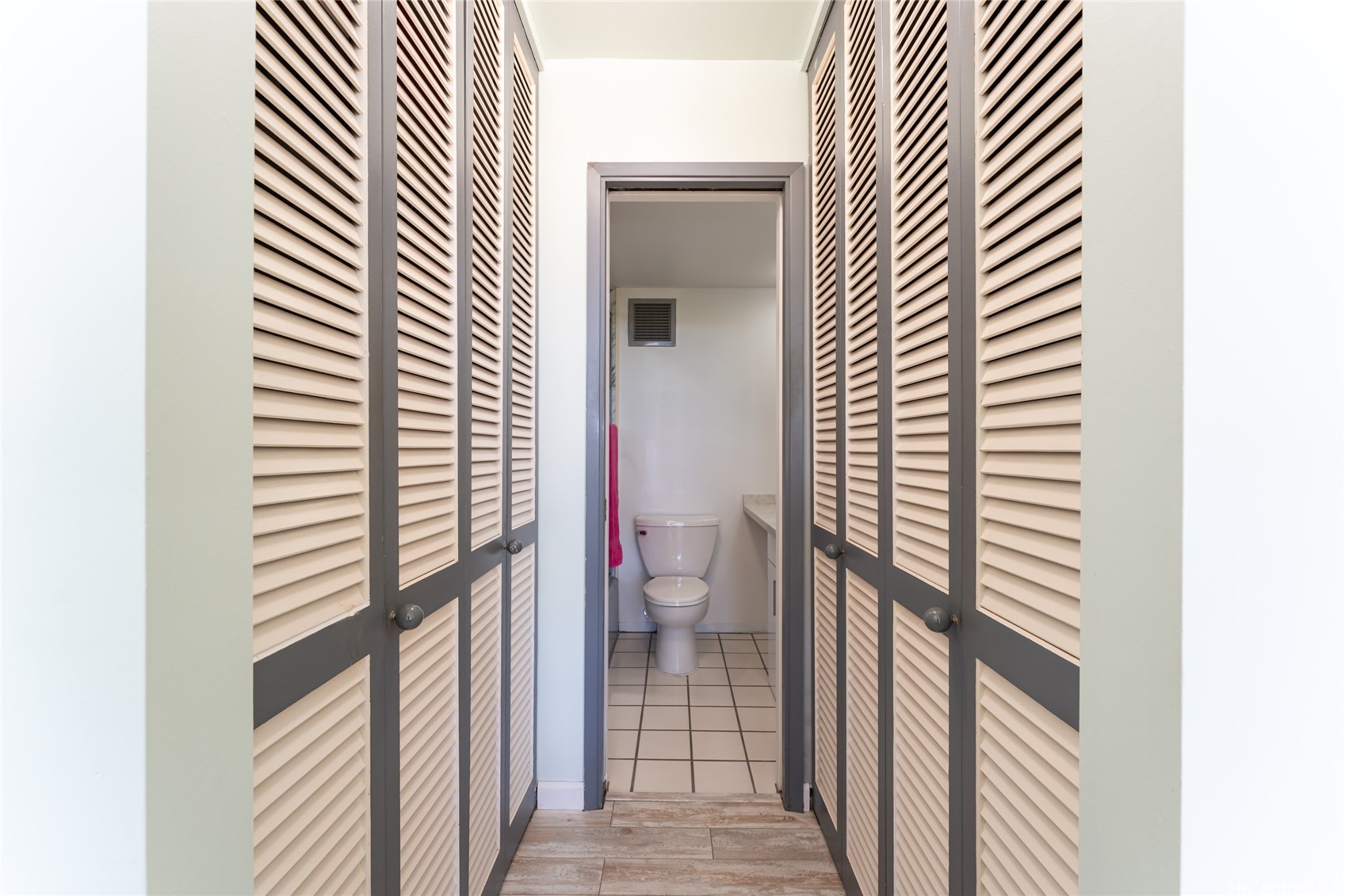 500 University Avenue 320 Property Photo 14