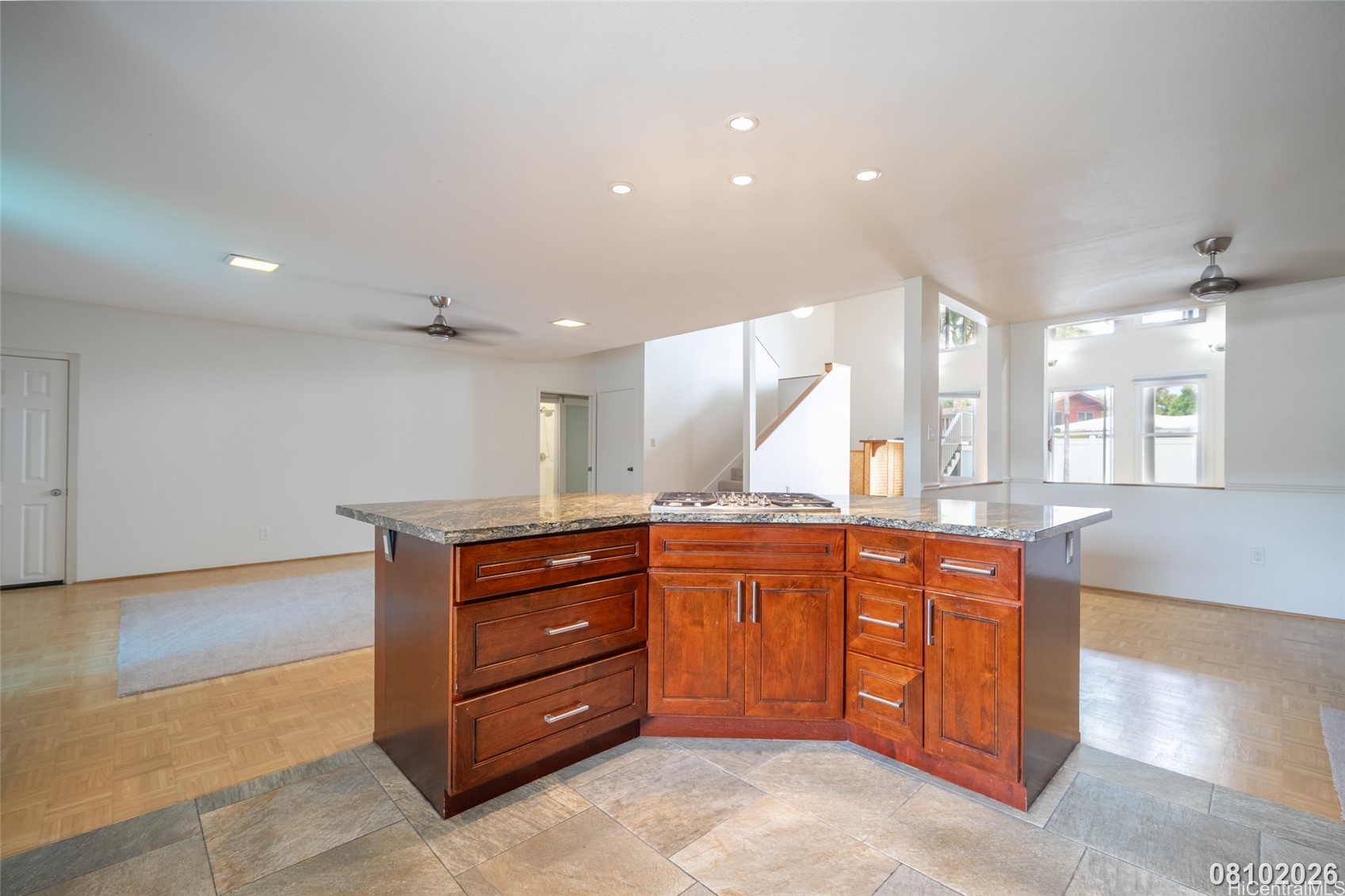 611 Kaiemi Street Main Property Photo 9