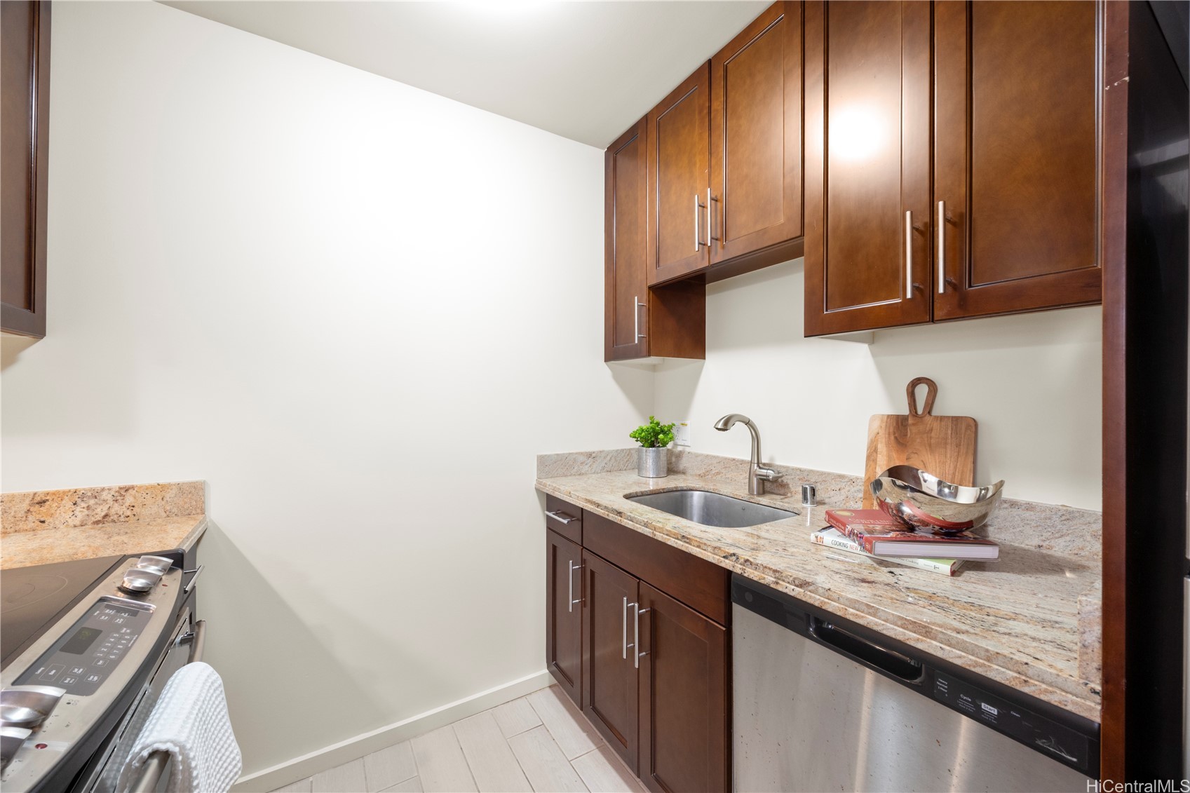 1810 Kaioo Drive B307 Property Photo 10