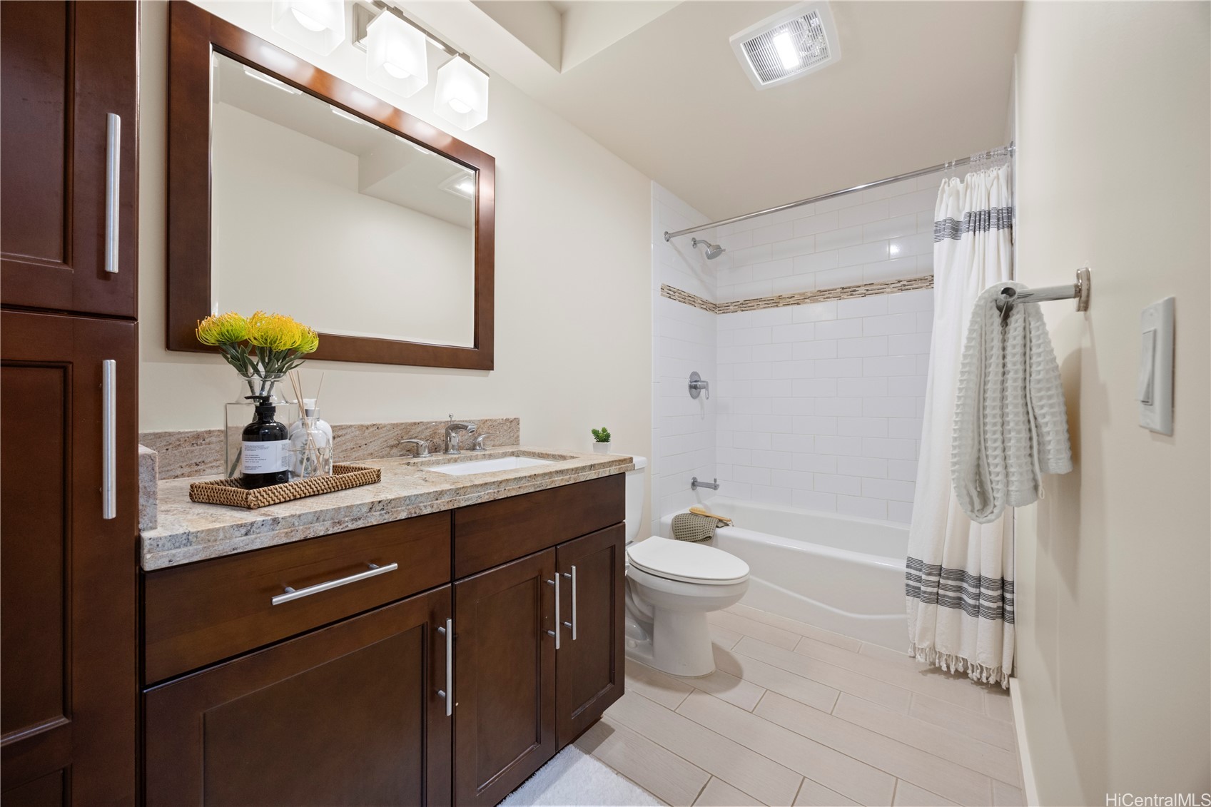 1810 Kaioo Drive B307 Property Photo 13