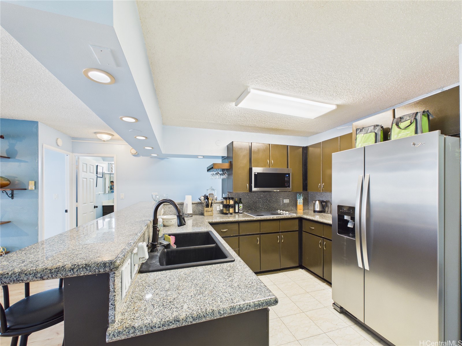 2575 Kuhio Avenue 1404 Property Photo 5
