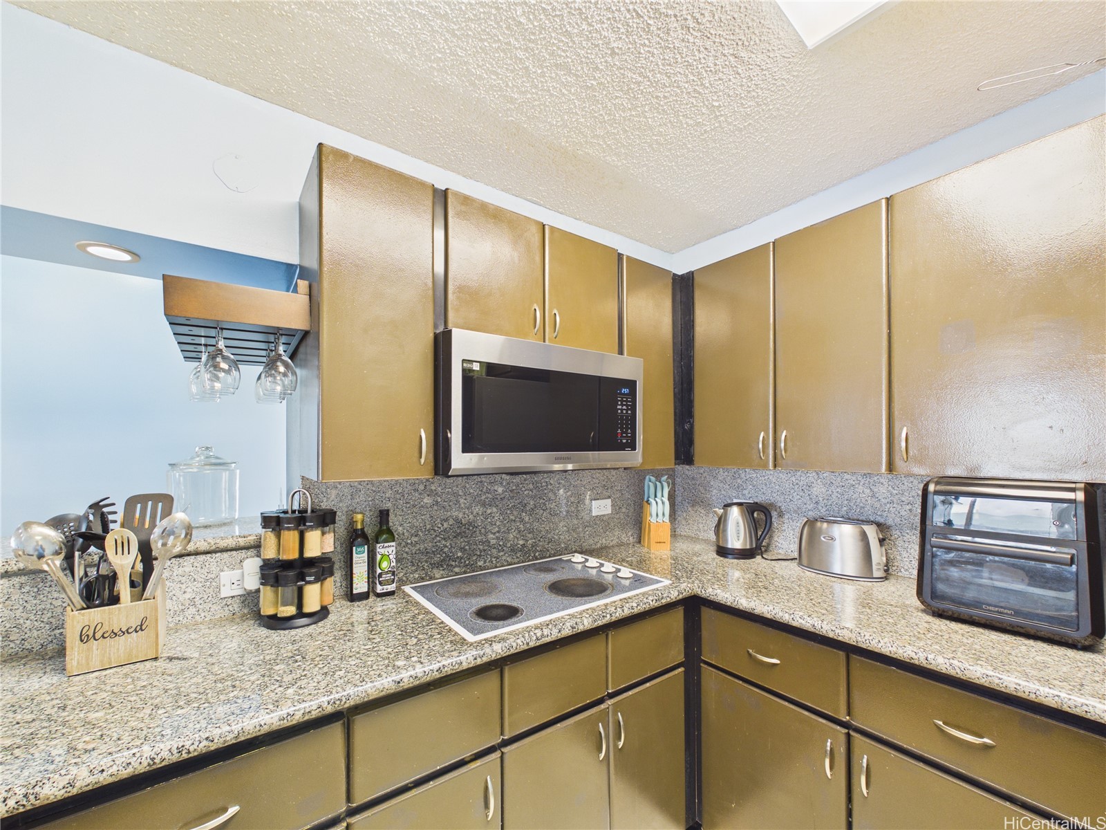 2575 Kuhio Avenue 1404 Property Photo 6