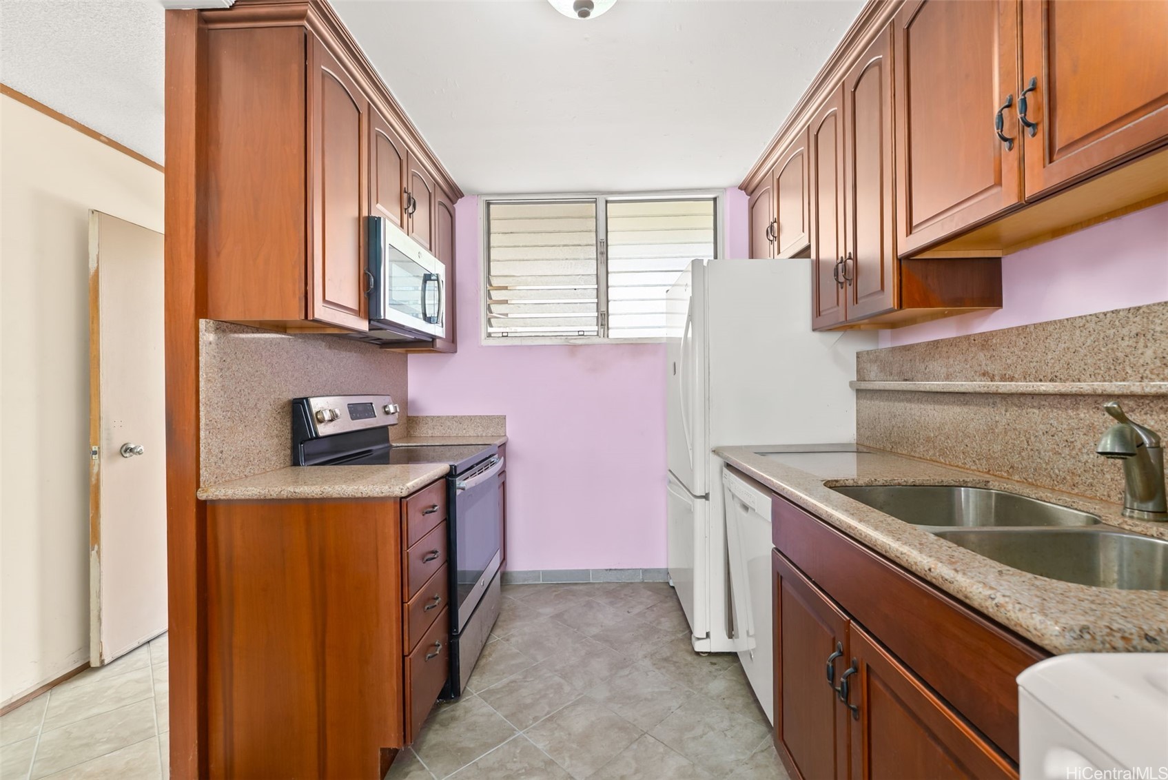 1676 Ala Moana Boulevard 805 Property Photo 8